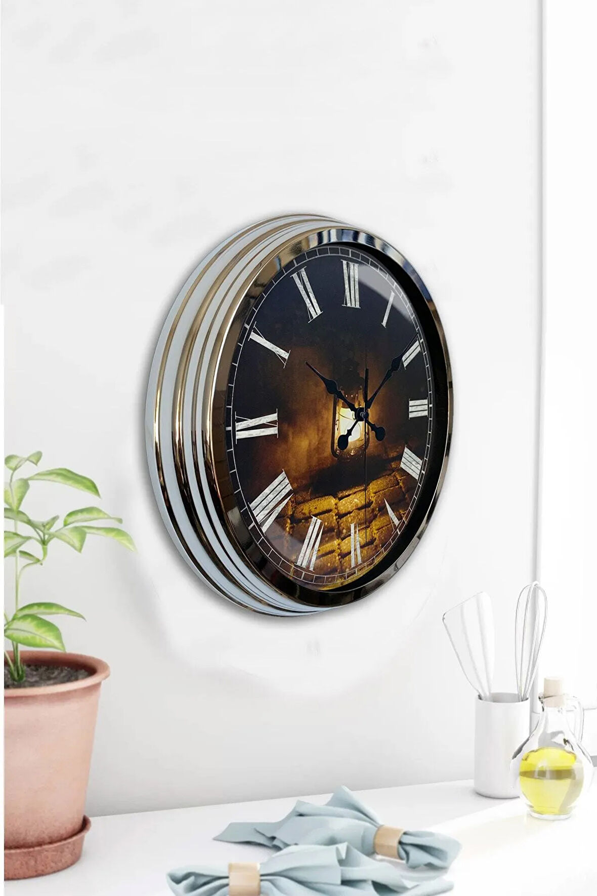 Hediyelik 40 cm Krom Metal Fener Duvar Saati