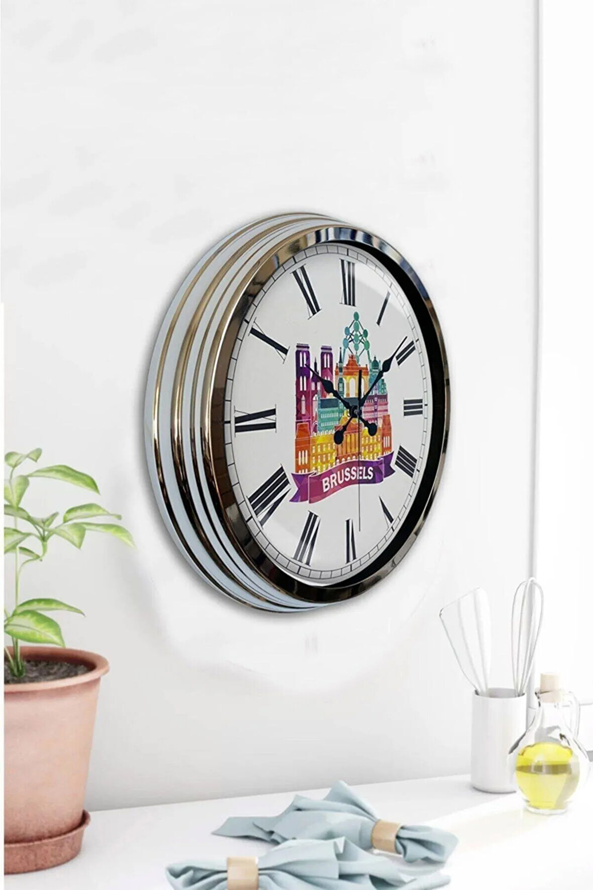 Hediyelik Dekoratif 40 Cm Krom Metal Brussels Temalı Duvar Saati