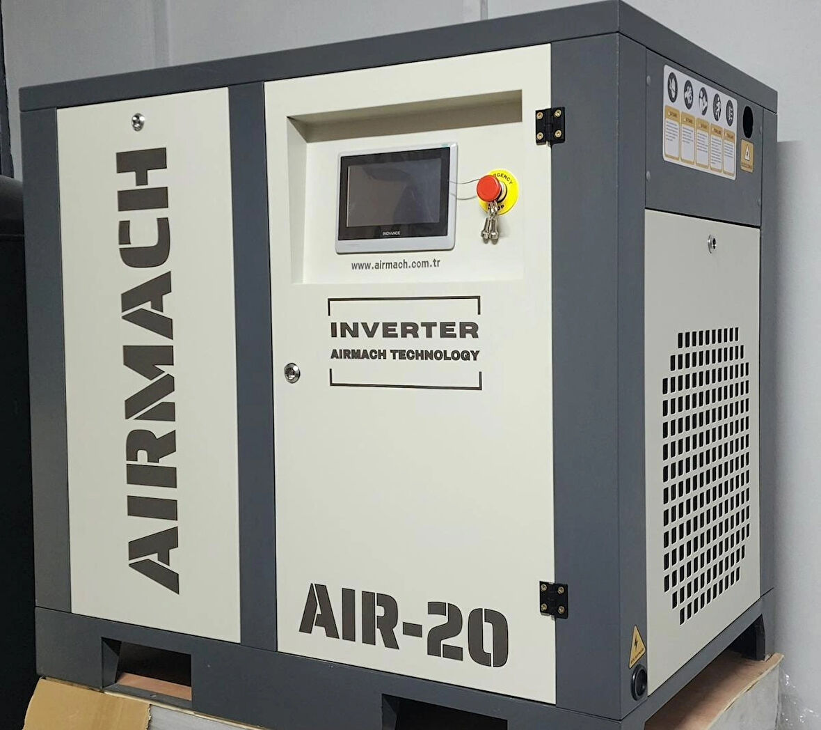 AIRMACH 15 KW 20 HP İnvertörlü Vidalı Kompresör