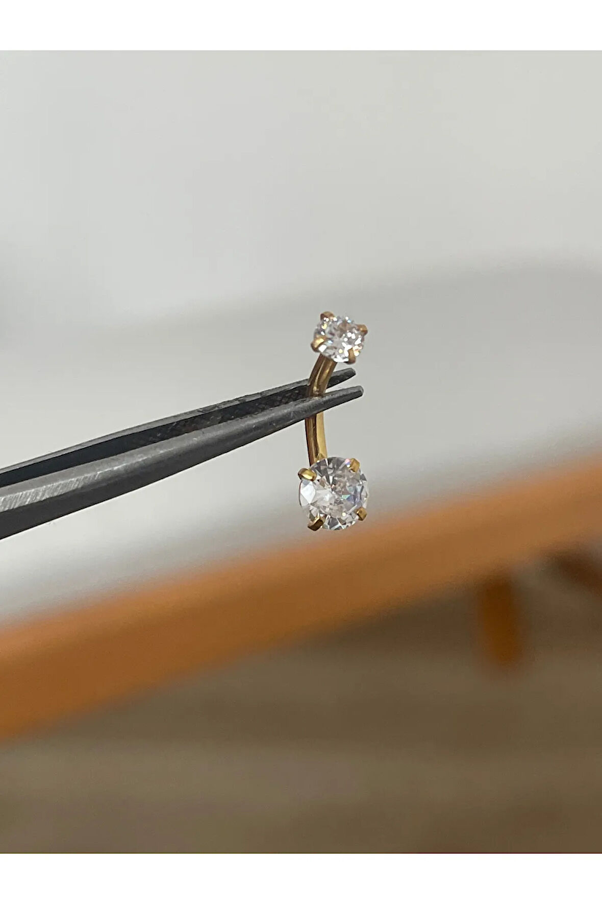 316 L Cerrahi Çelik Zirkon Taşlı Yuvarlak Taş Detaylı Göbek Piercingi Altın Renk