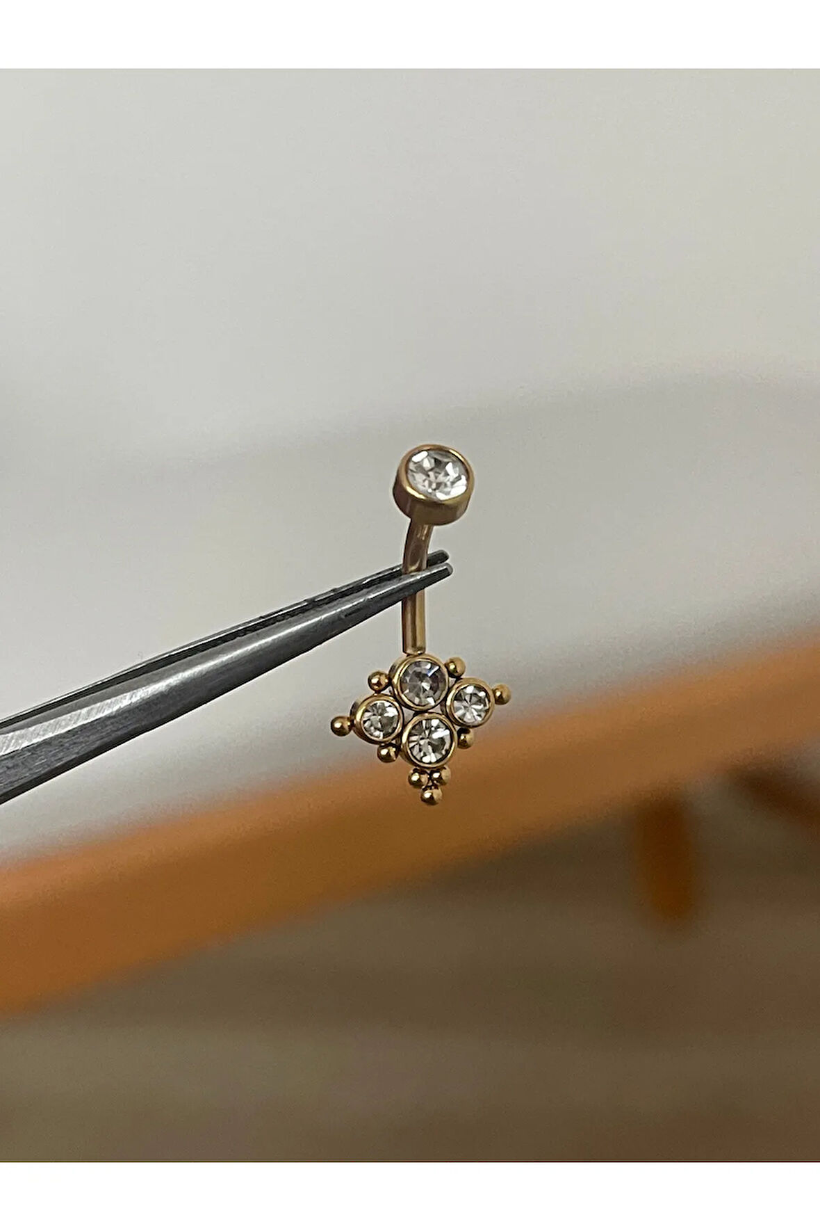 316 L Cerrahi Çelik Zirkon 5 Taşlı Tasarım Göbek Piercingi