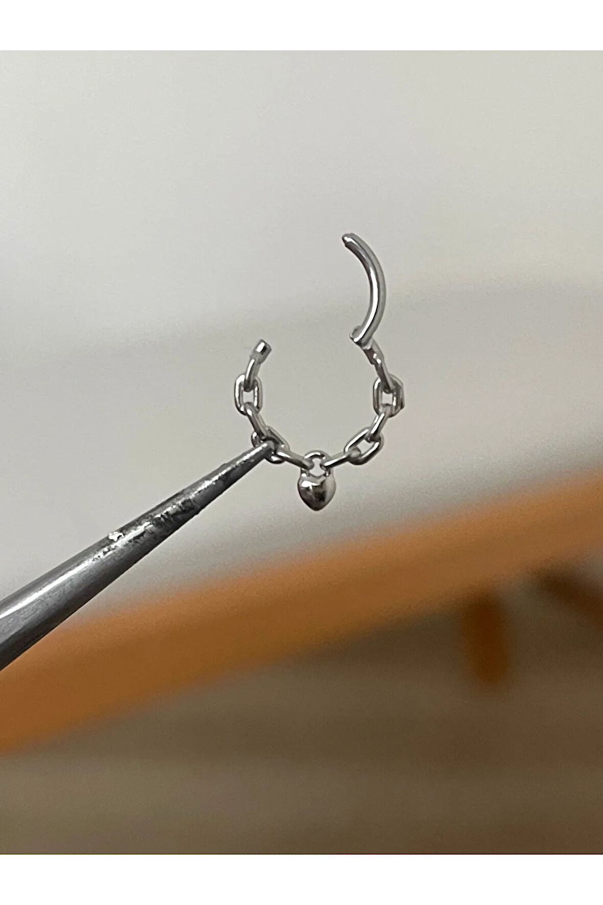 316 L Cerrahi Çelik Zincirli Kalp Detaylı Halka Kıkırdak Helix Tragus Piercingi