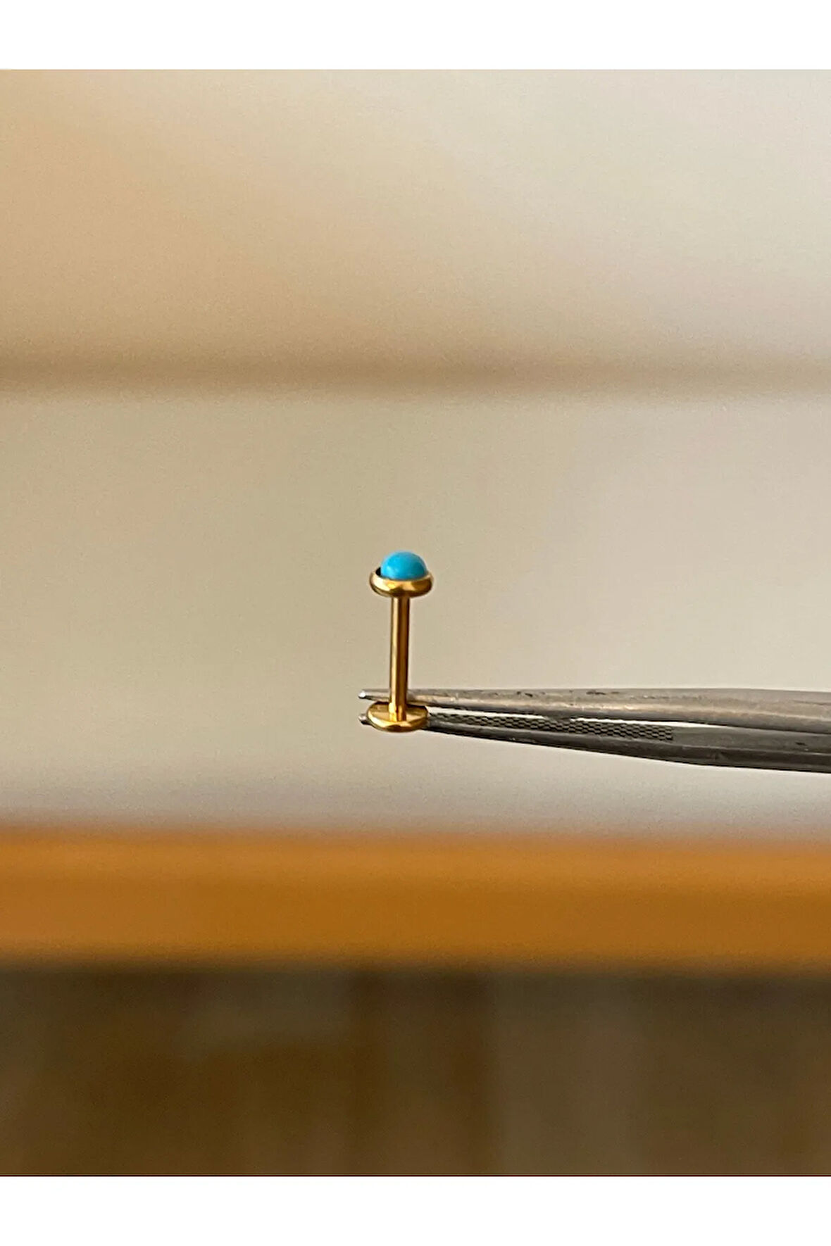 316 L Cerrahi Çelik Doğal Taş Turkuaz Taşlı Altın Renk Tragus Helix Kıkırdak Piercing