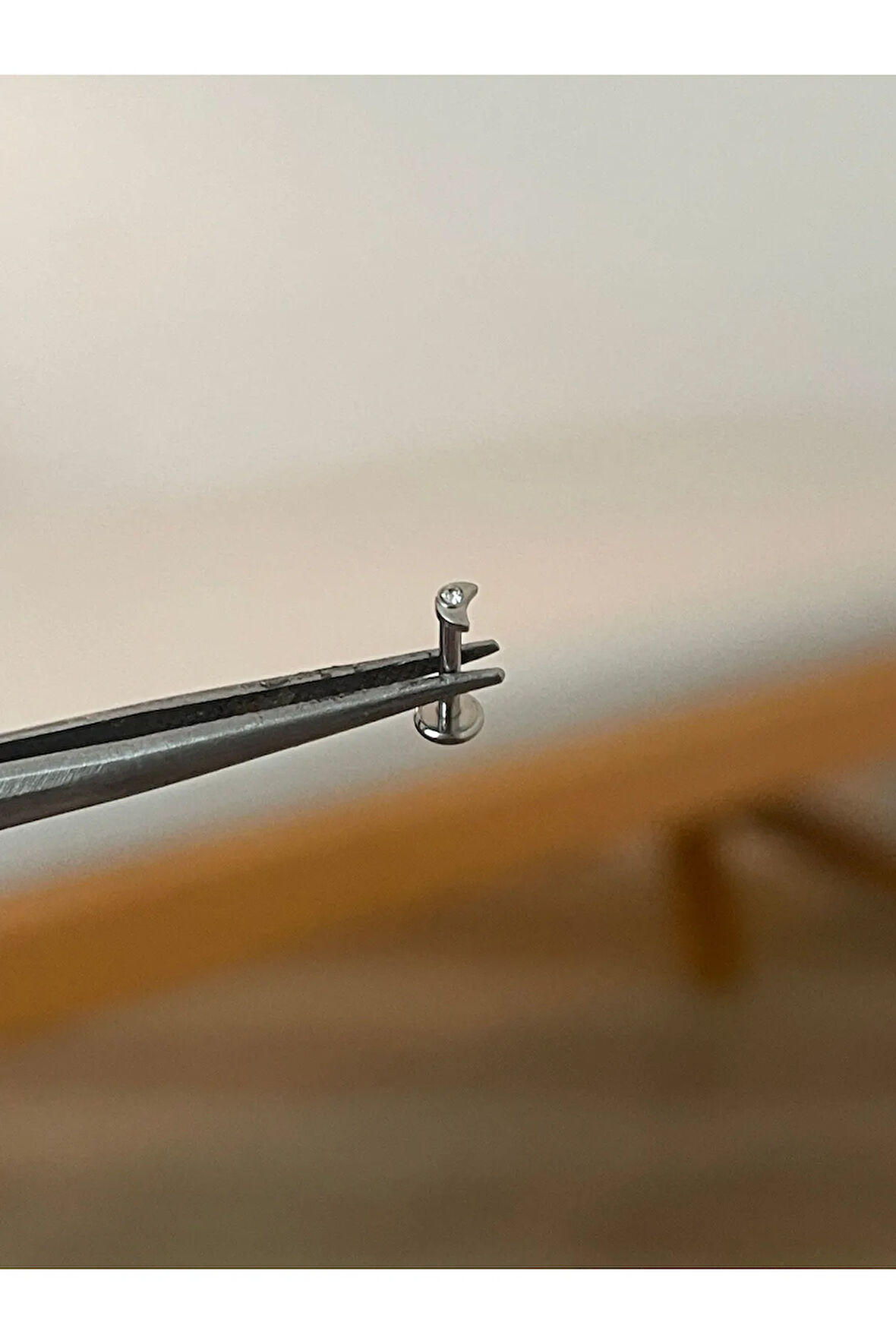 316 L Cerrahi Çelik Ay Modeli Zirkon Taş Detaylı Gold Tragus Helix Kıkırdak Piercingi