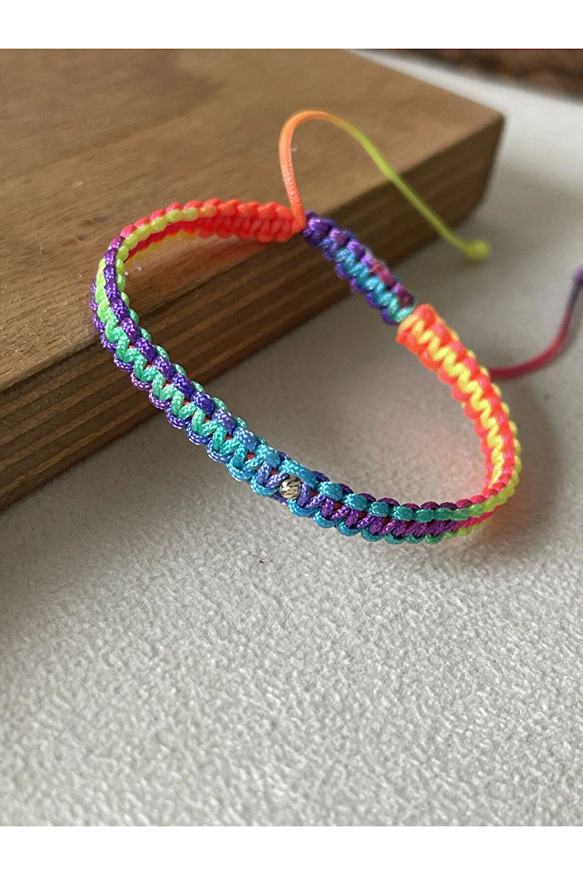 14 Ayar Altın Dorikalı Makrome Örgü Altın Bileklik Gökkuşağı Makrome Zarif Altın Bileklik