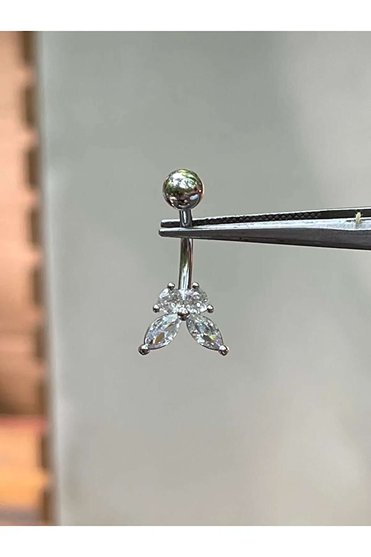 316 L Cerrahi Çelik Kelebek Modeli Parlak Zirkon Taşlı Göbek Piercingi
