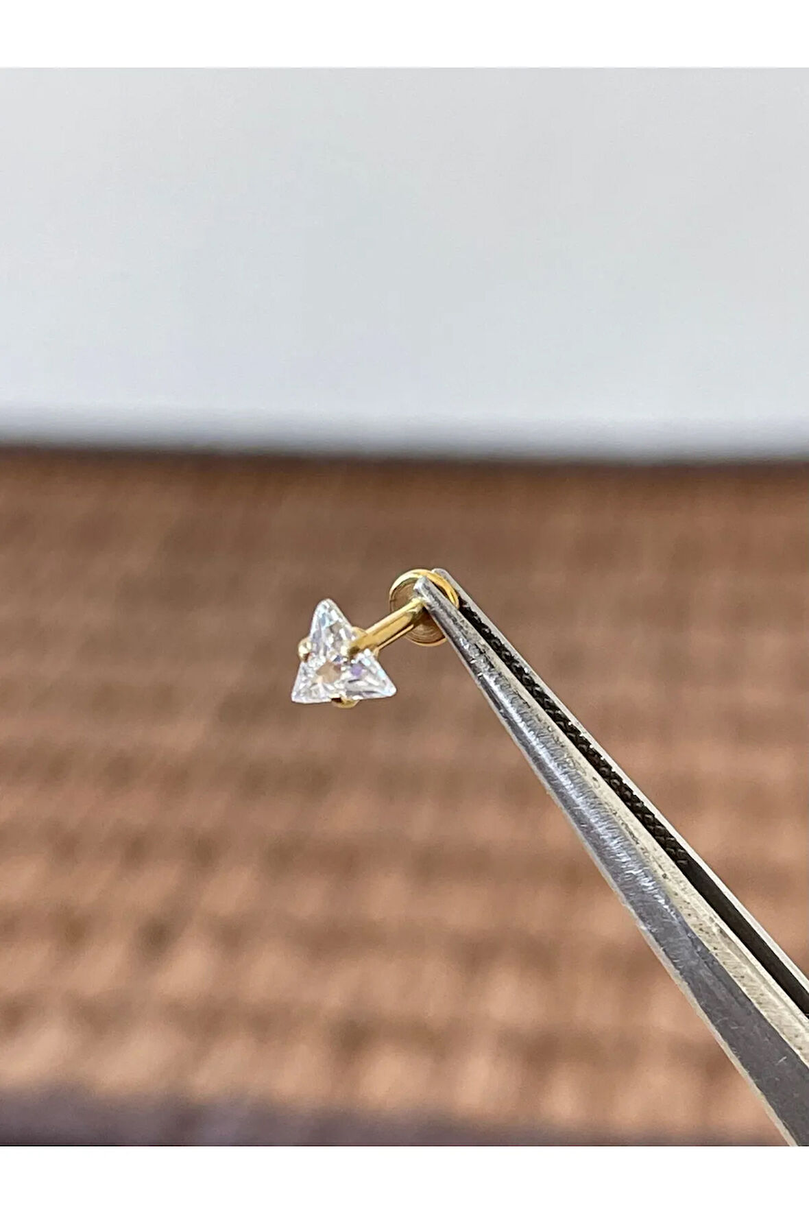 316 L Cerrahi Çelik Üçken Zirkon Taşlı Dudak Helix Kıkırdak Tragus Piercingi