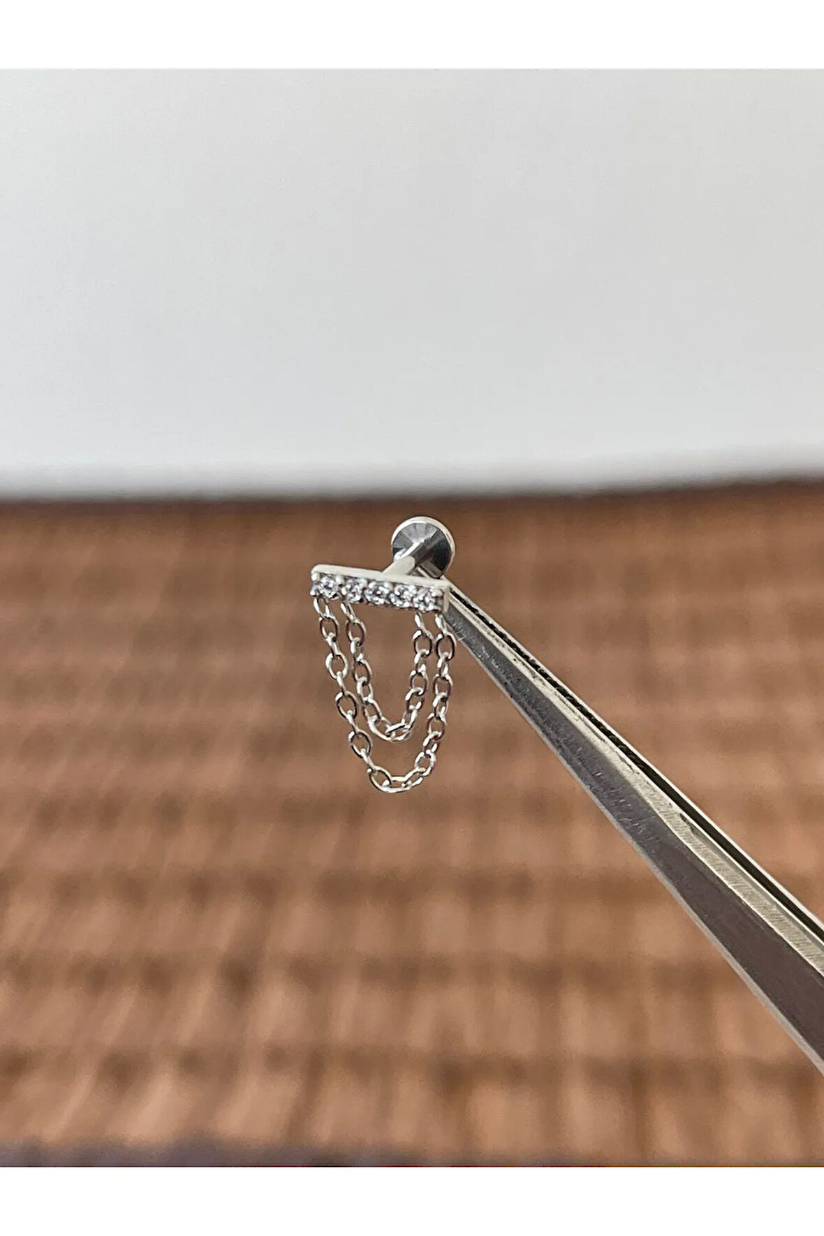 316 L Cerrahi Çelik Zincir Sallantılı Zirkon Taşlı Dudak Helix Kıkırdak Tragus Piercingi
