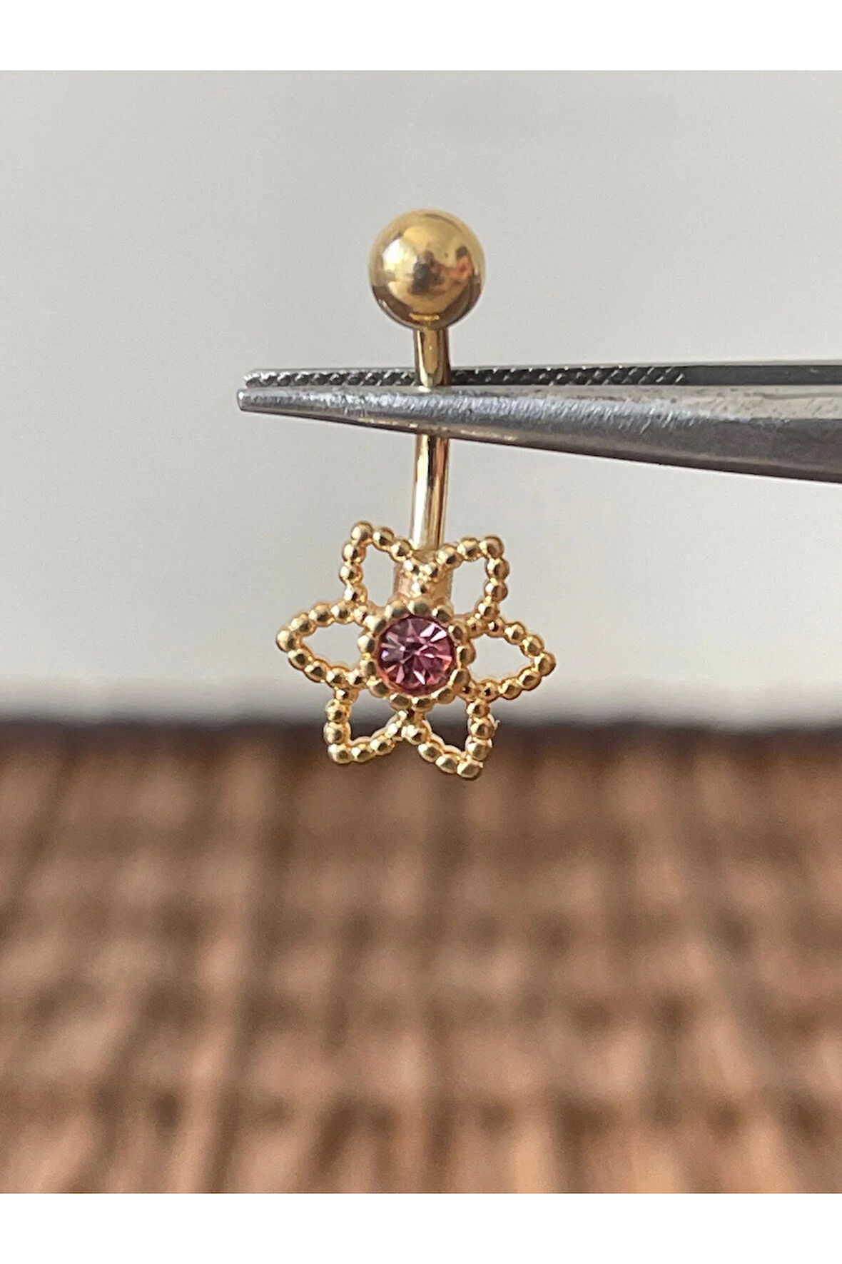 316 L Cerrahi Çelik Anti Alerjik Çiçek Modeli Bal Taşlı Göbek Piercingi