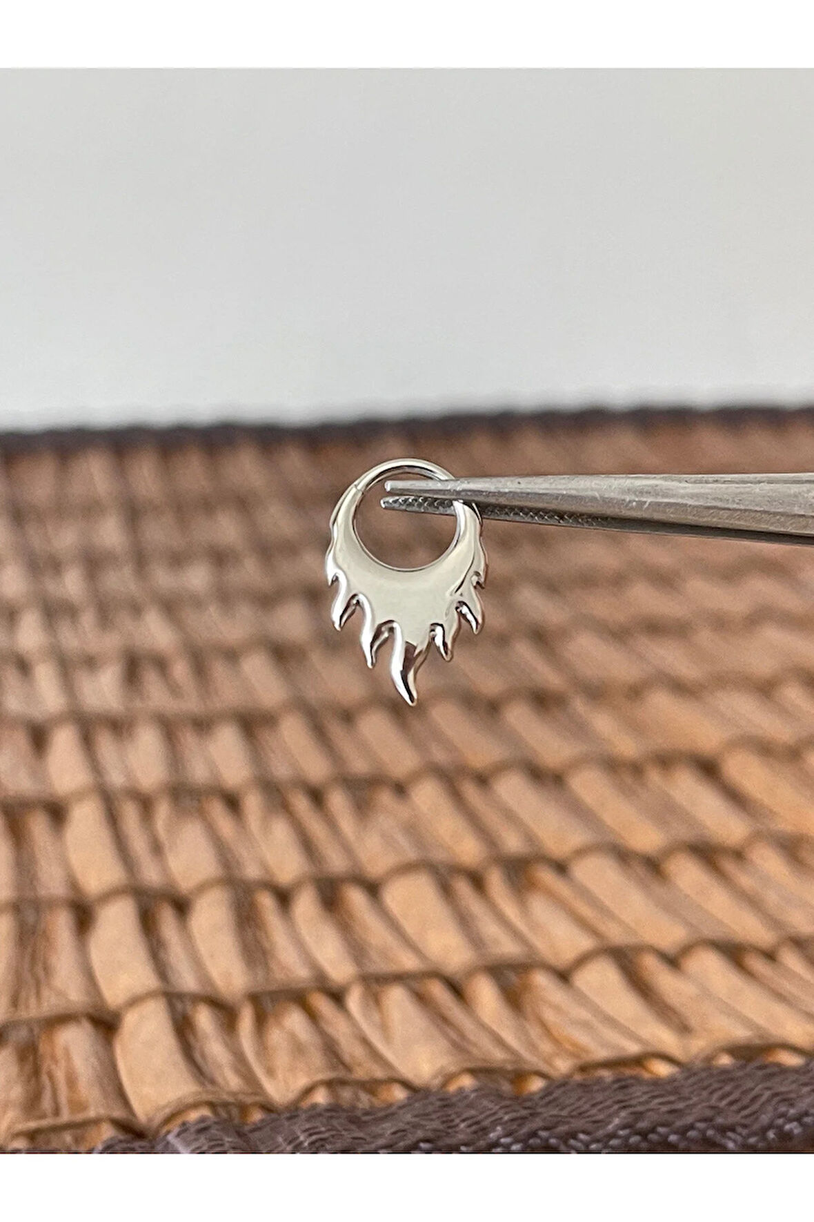 316 L Cerrahi Çelik Anti Alerjik Alev Modeli Kilitli Halka Piercing 8mm x 1,2 mm