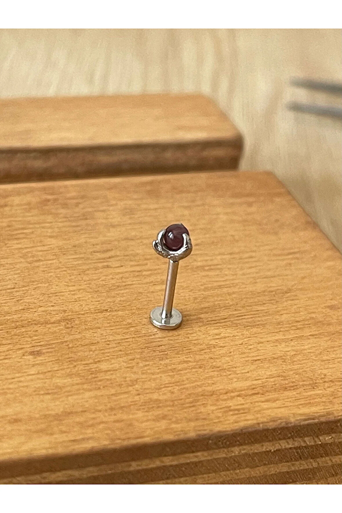 316 L Cerrahi Çelik Anti Alerjik Pençe Modeli Kaplangözü Taşlı Kıkırdak Helix Tragus Piercingi