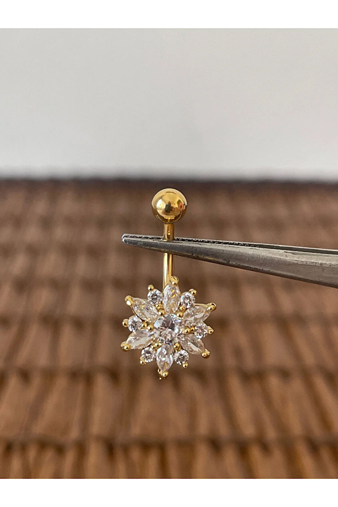 316 L Cerrahi Çelik Parlak Zirkon Taşlı Tasarım Göbek Piercingi