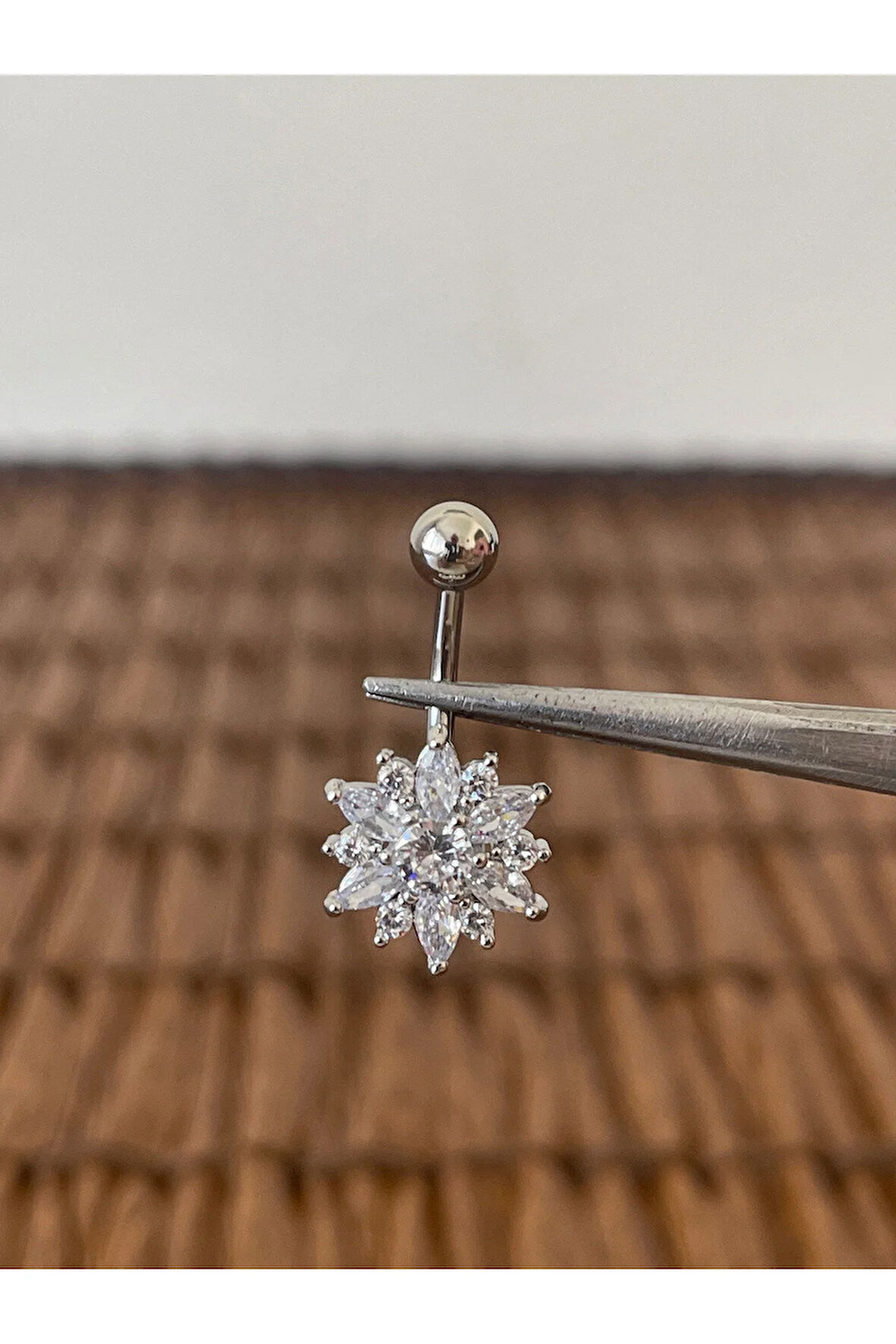 316 L Cerrahi Çelik Parlak Zirkon Taşlı Tasarım Göbek Piercingi