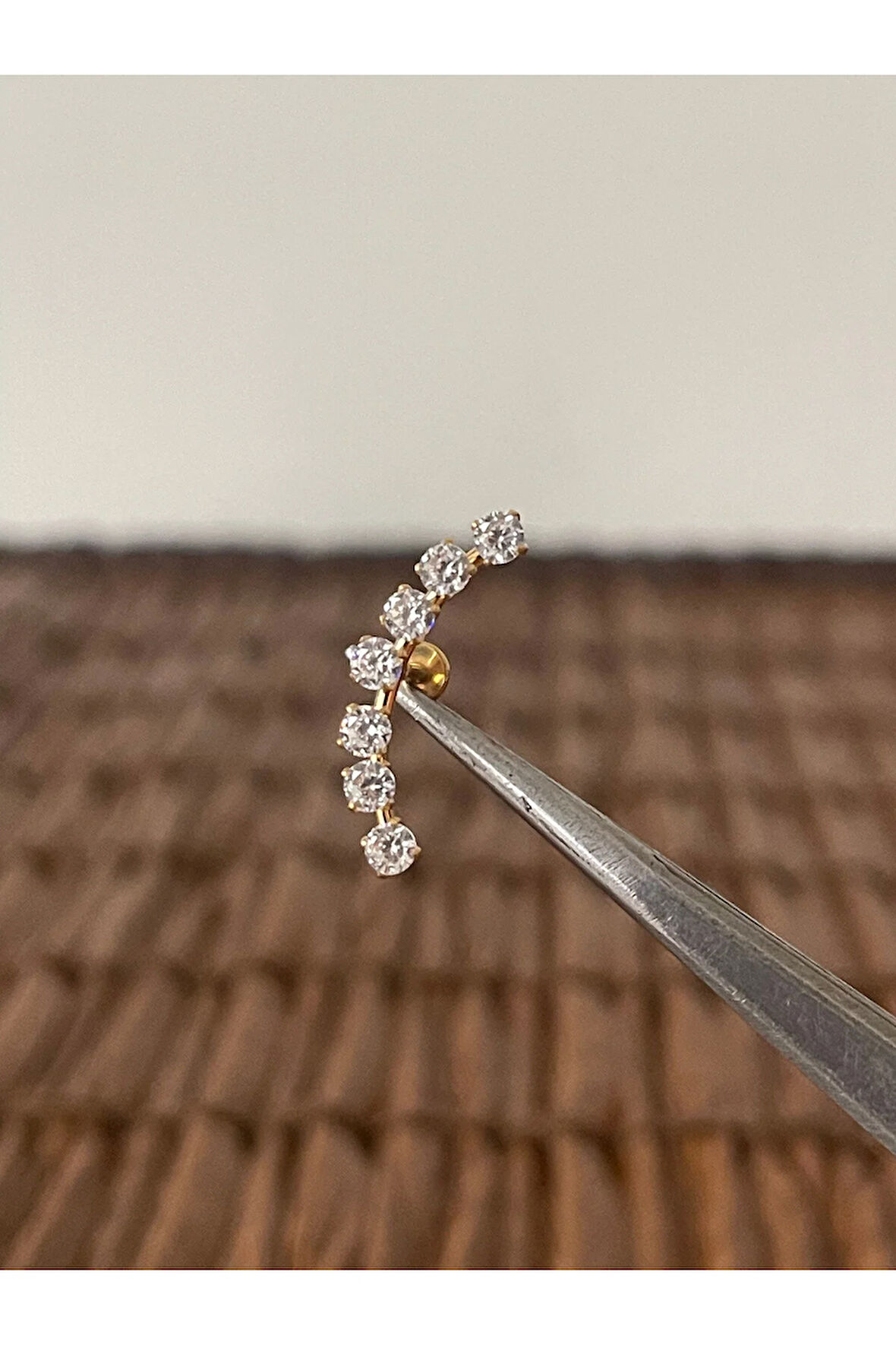 316 L Cerrahi Çelik Pırlanta Modeli Zirkon Parlak Taşlı Kıkırdak Helix Tragus Piercingi