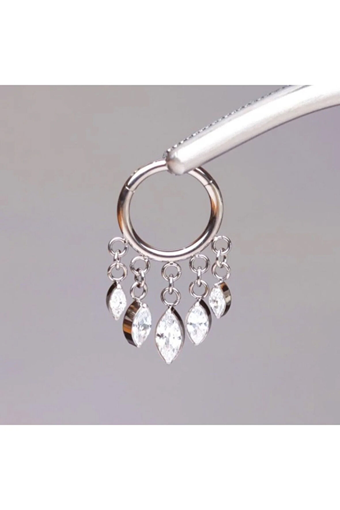 Yüksek Kalite G23 Titanyum Damla Zirkon Sallantılı Kilitli Halka Titanium Piercing