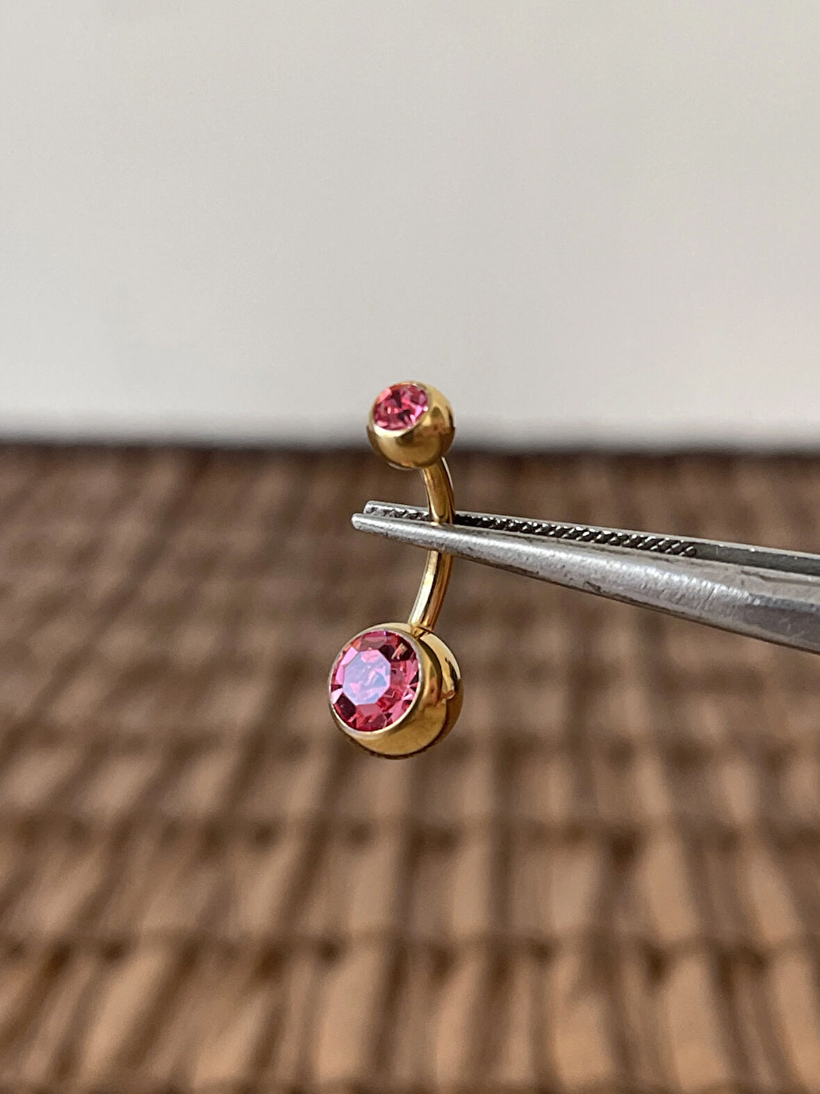 Yüksek Kalite G23 Titanium Pembe Parlak Top Taşlı Titanyum Göbek Piercingi Top 10mm