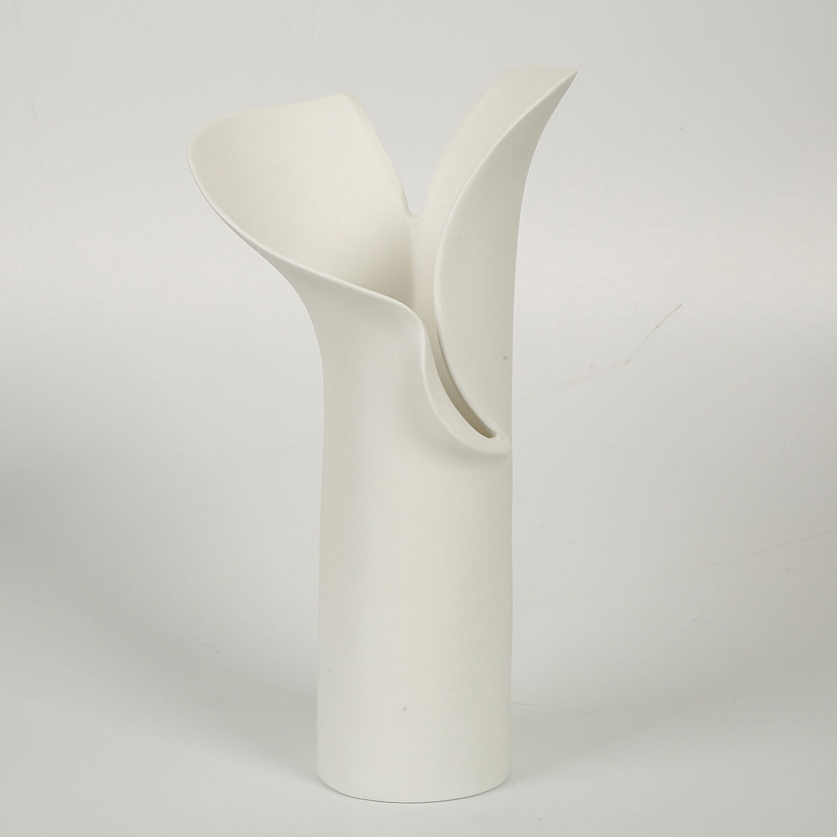 BEYAZ LİLYUM VAZO 10*19*35 CM AK.JM00014