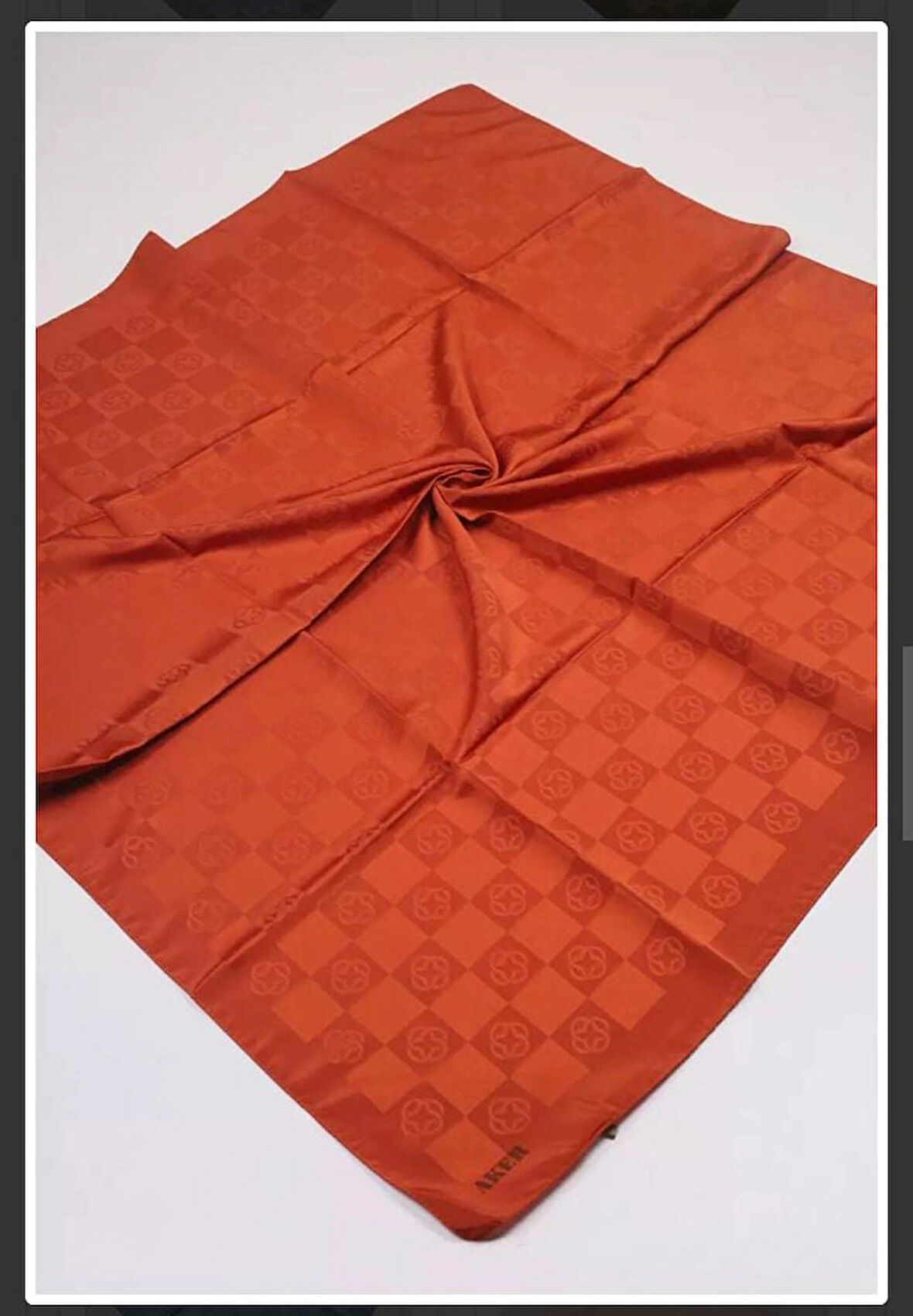 AKER MONORAM EŞARP KİREMİT