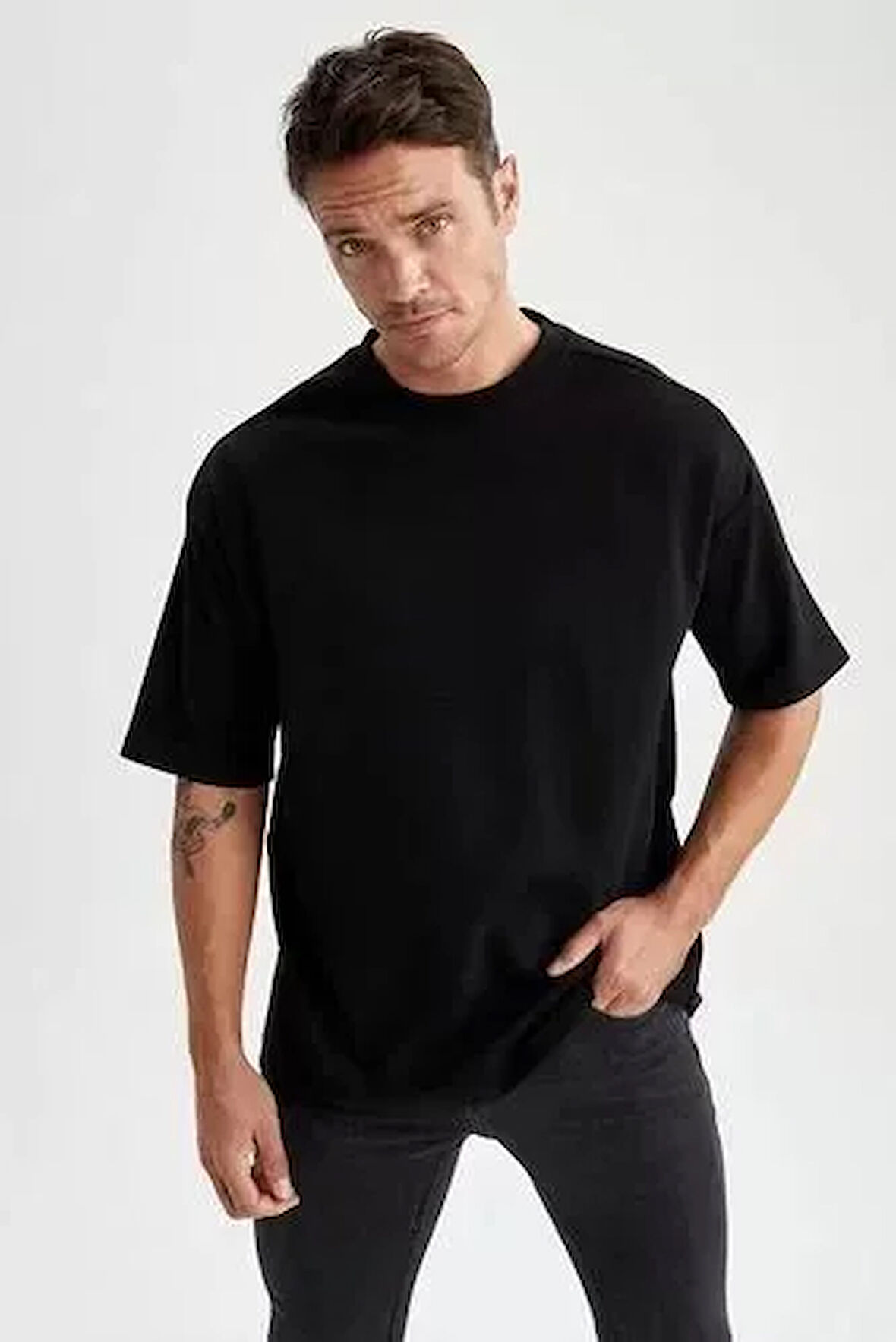 AKNButik Unisex Basic Bisiklet Yaka Oversize T-Shirt - Siyah