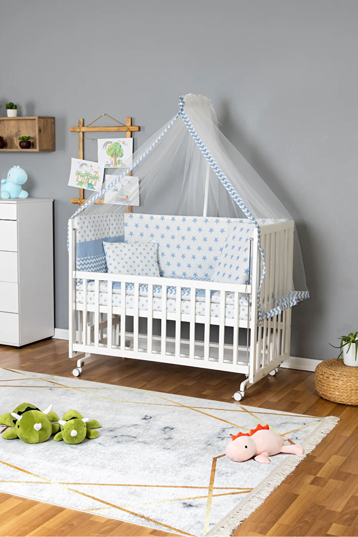 Ahşap Beşik Anne Yanı Beşik Beyaz 60x120 - Mavi Yıldız 1 Yastıklı Uyku Seti + Yataklı + Tekerlekli