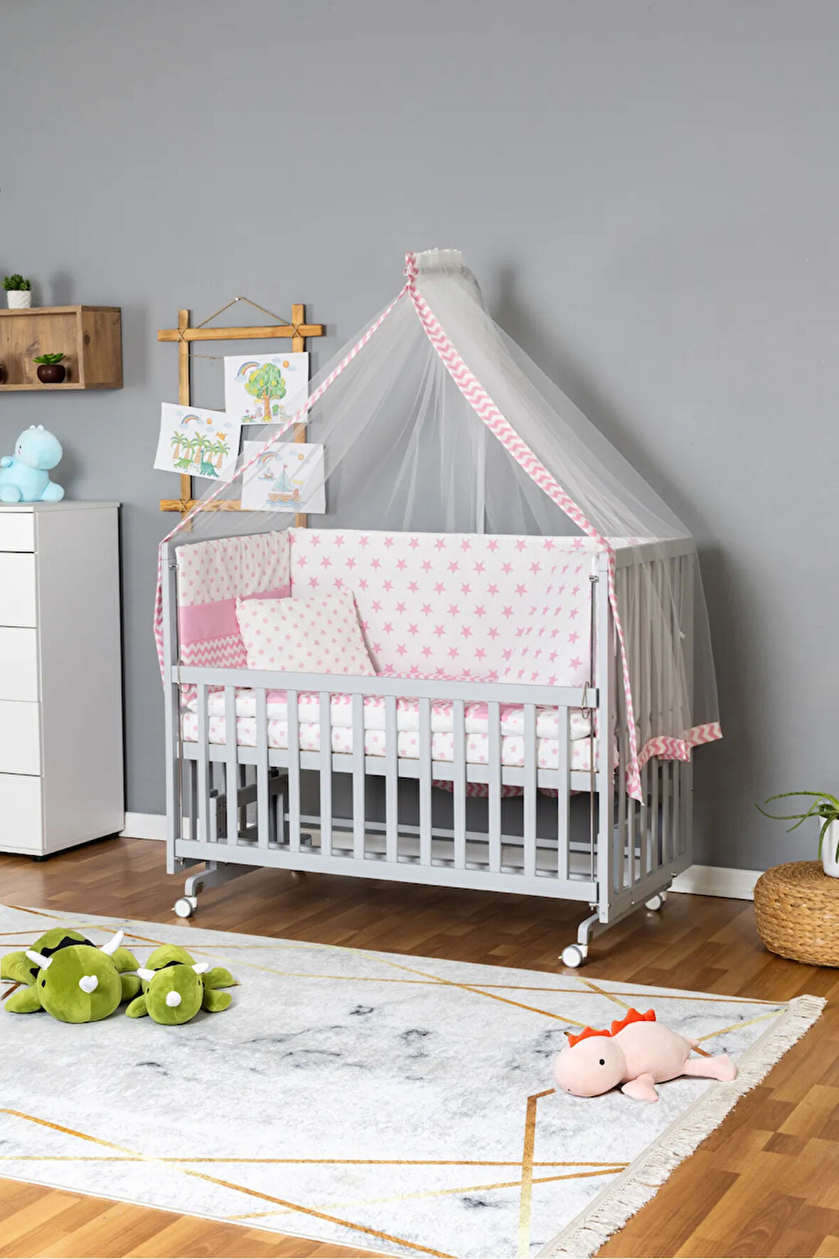 Ahşap Beşik Anne Yanı Beşik Gri 60x120 - Pembe Yıldız 1 Yastıklı Uyku Seti + Yataklı + Tekerlekli