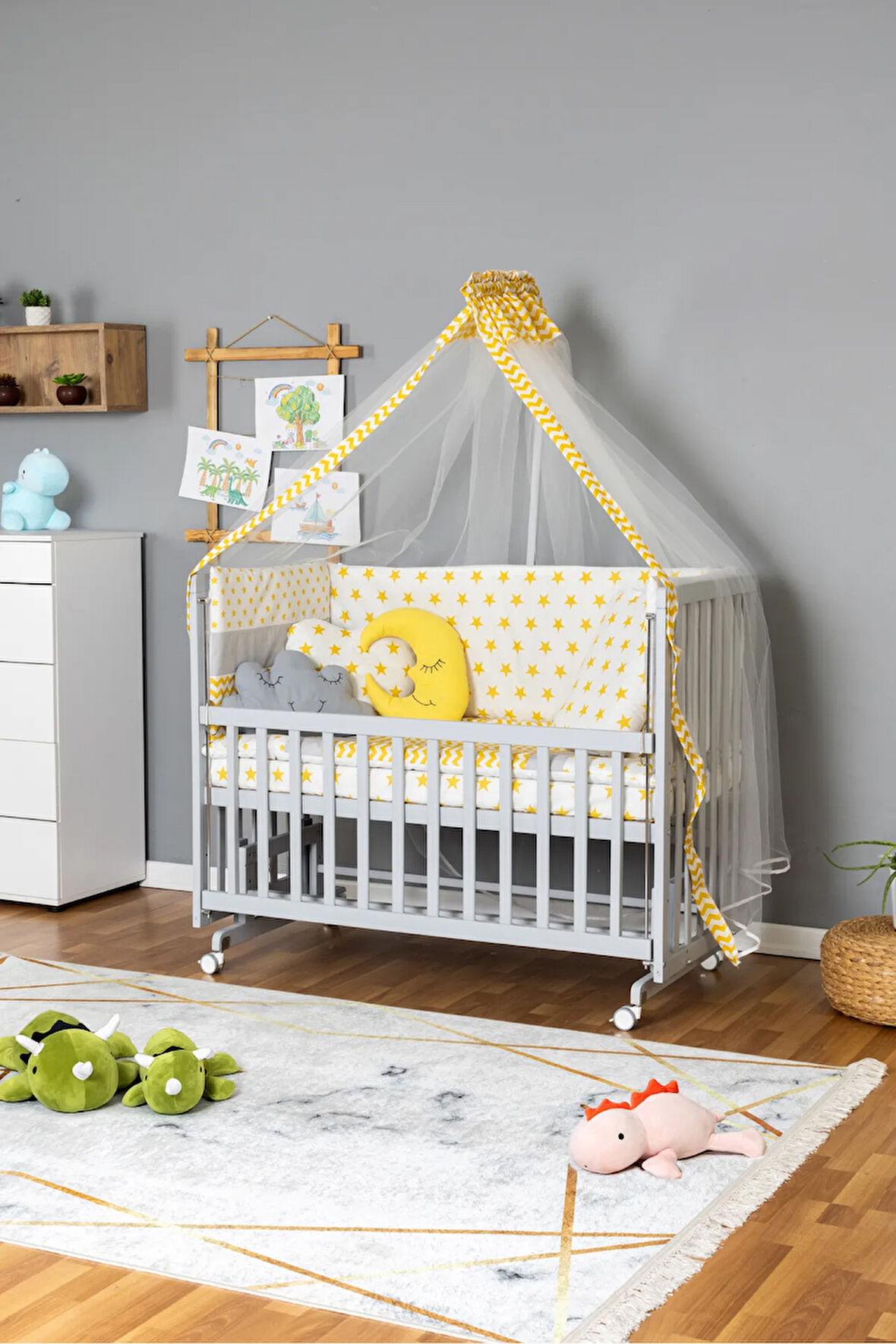 Ahşap Beşik Anne Yanı Beşik Gri 60x120 - Sarı Yıldız 3 Yastıklı Uyku Seti + Yataklı + Tekerlekli
