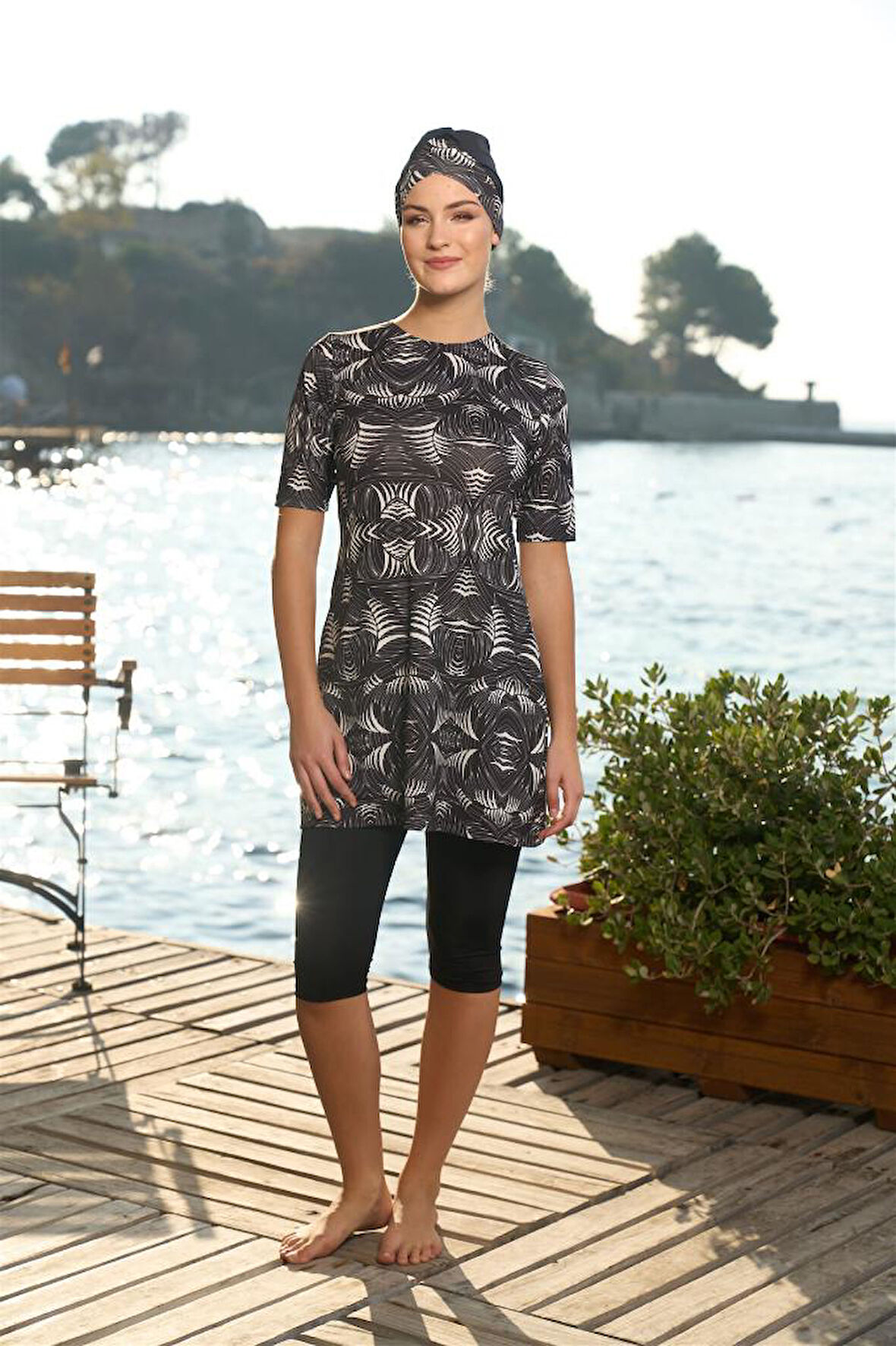 Estiva Dijital Baskı Boneli Yarım Kol Taytlı Mayo 