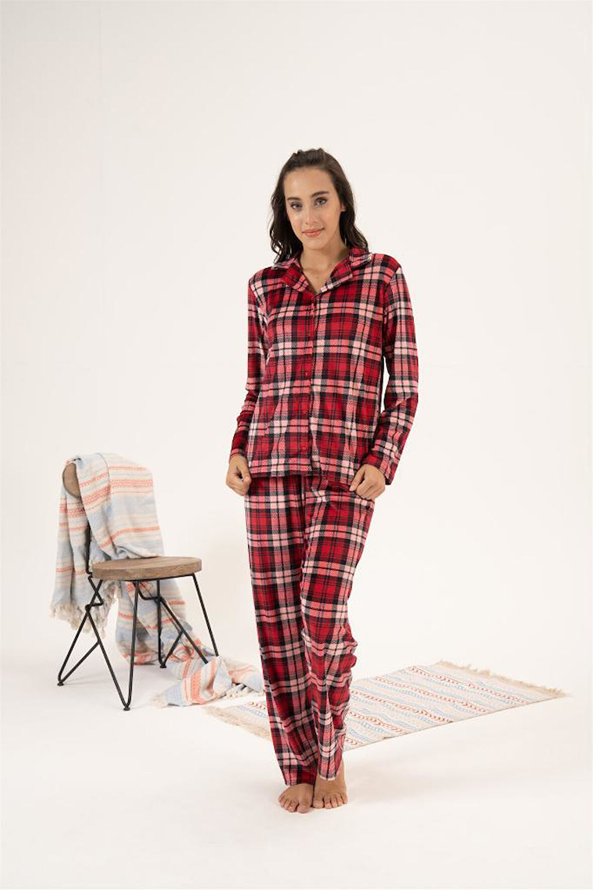 Estiva Kareli Önden Düğmeli Kadife Bayan Pijama Takım