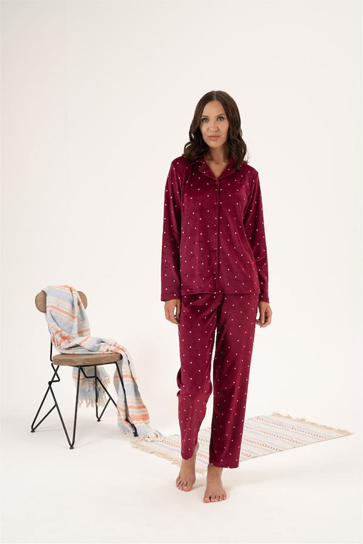 Estiva Yıldız Desen Önden Düğmeli Kadife Bayan Pijama Takım