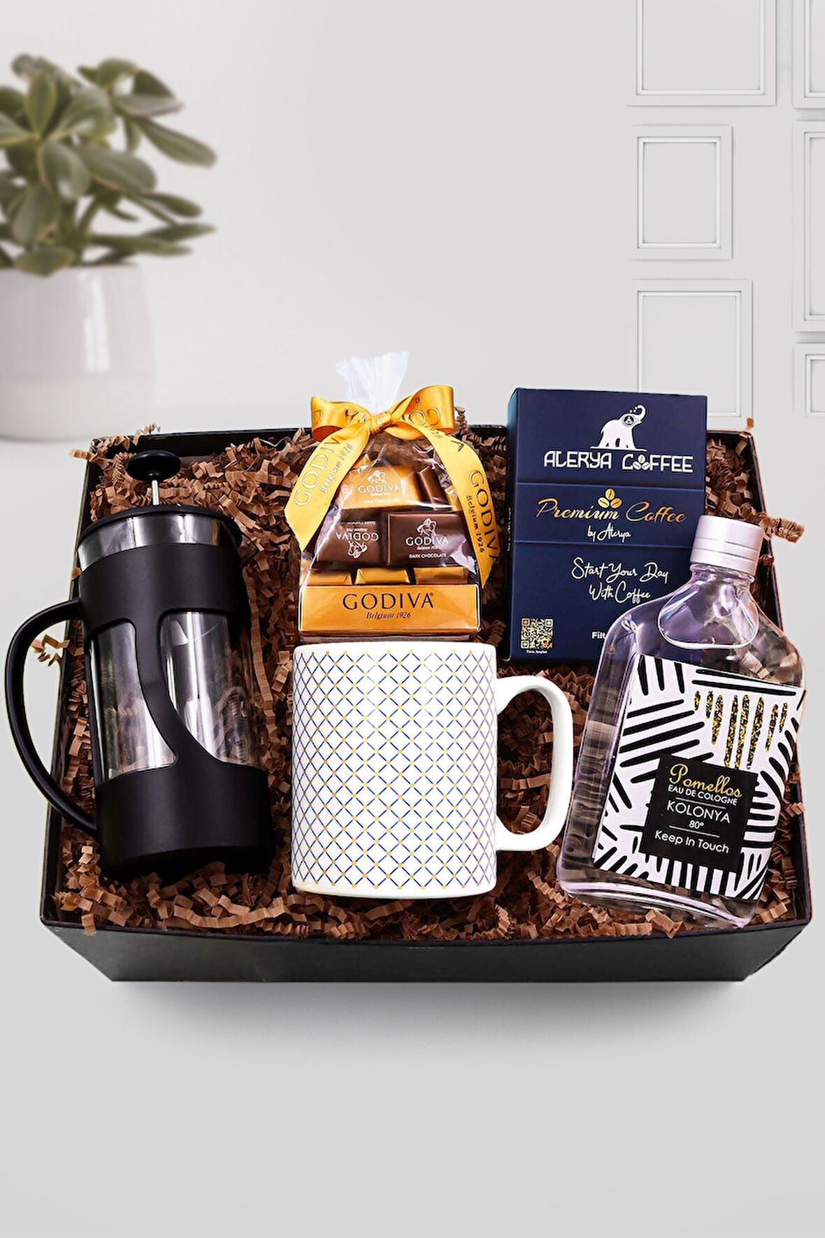 Siyah French Press & Kupa & Alerya Filtre Kahve & Godiva Çikolata & Pomellos Kolonya Hediye Seti