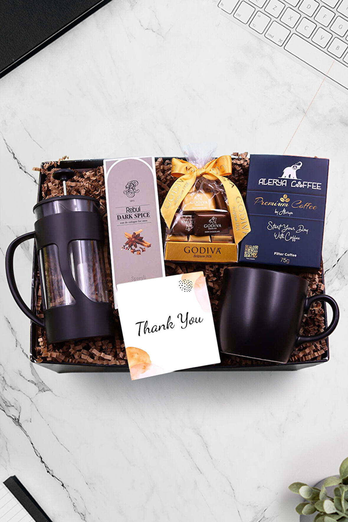French Press & Siyah Kupa & Erkek Kolonyası & Alerya Filtre Kahve & Godiva Çikolata Hediye Seti