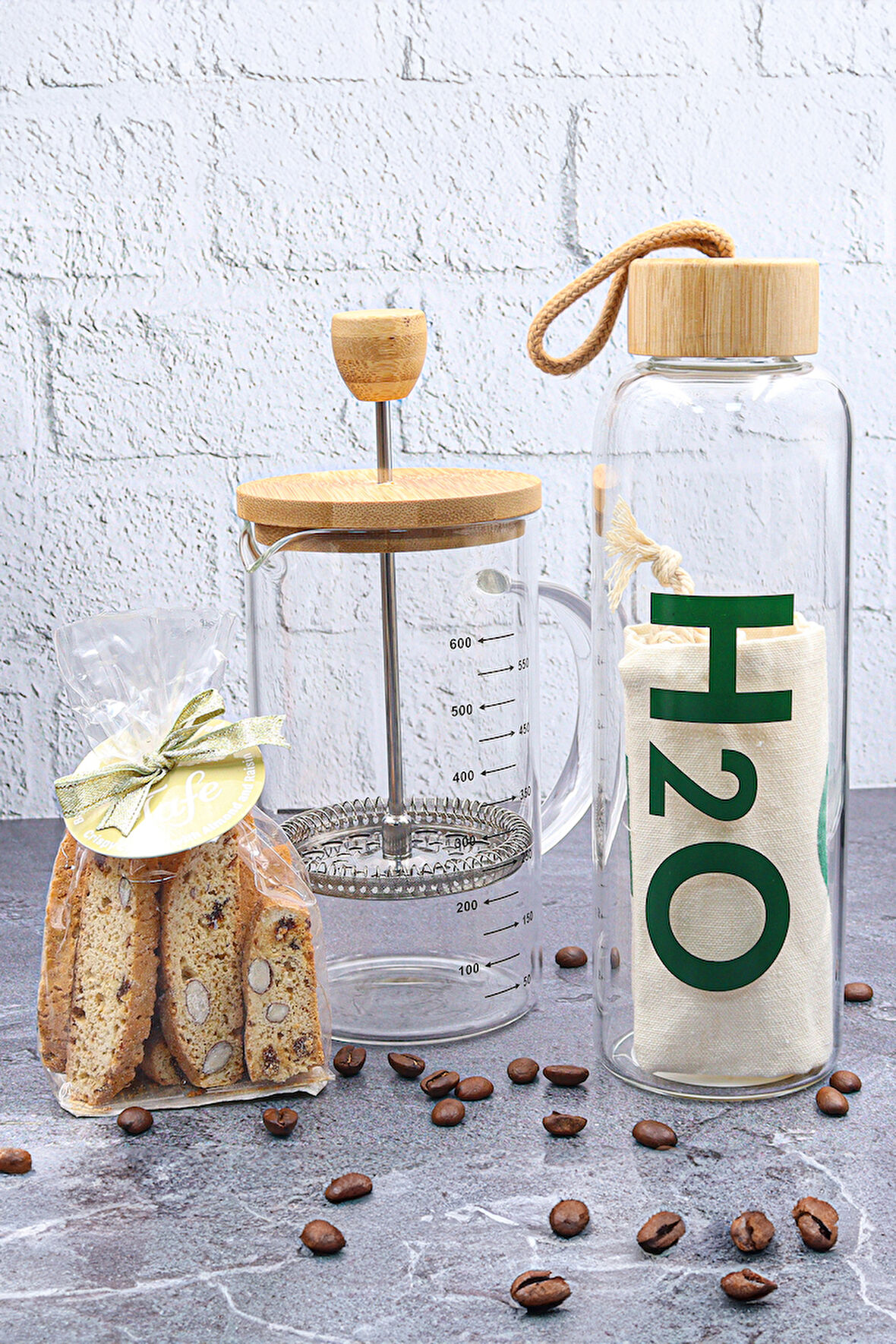 Bambu Kapaklı 600 ml Cam Matara & Bambu Kapaklı Cam French Press & Bademli Kurabiye Hediye Seti