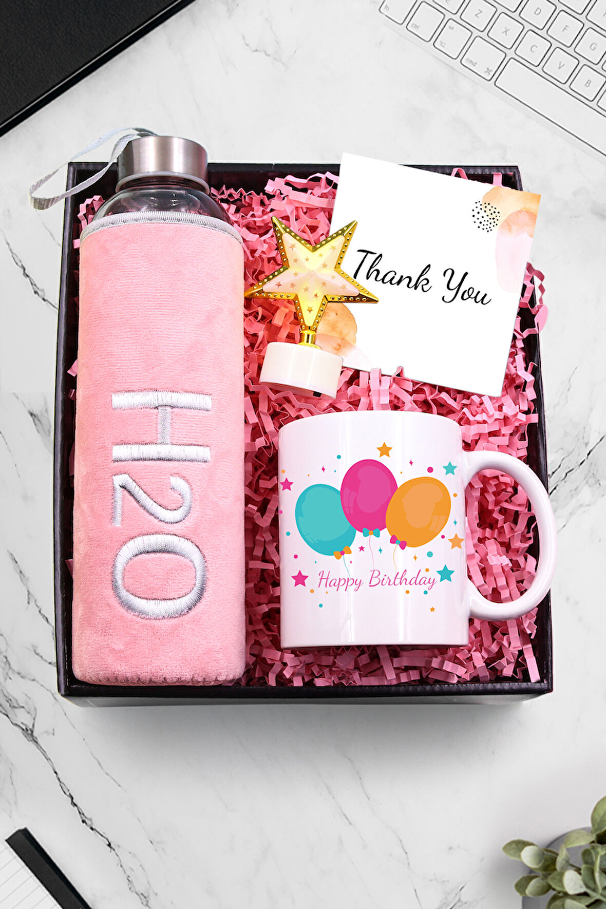 Happy Birthday Kupa & Peluş Kılıflı 600Ml Pembe Renk Cam Matara & Mini Yıldız Led Işık Hediye Seti