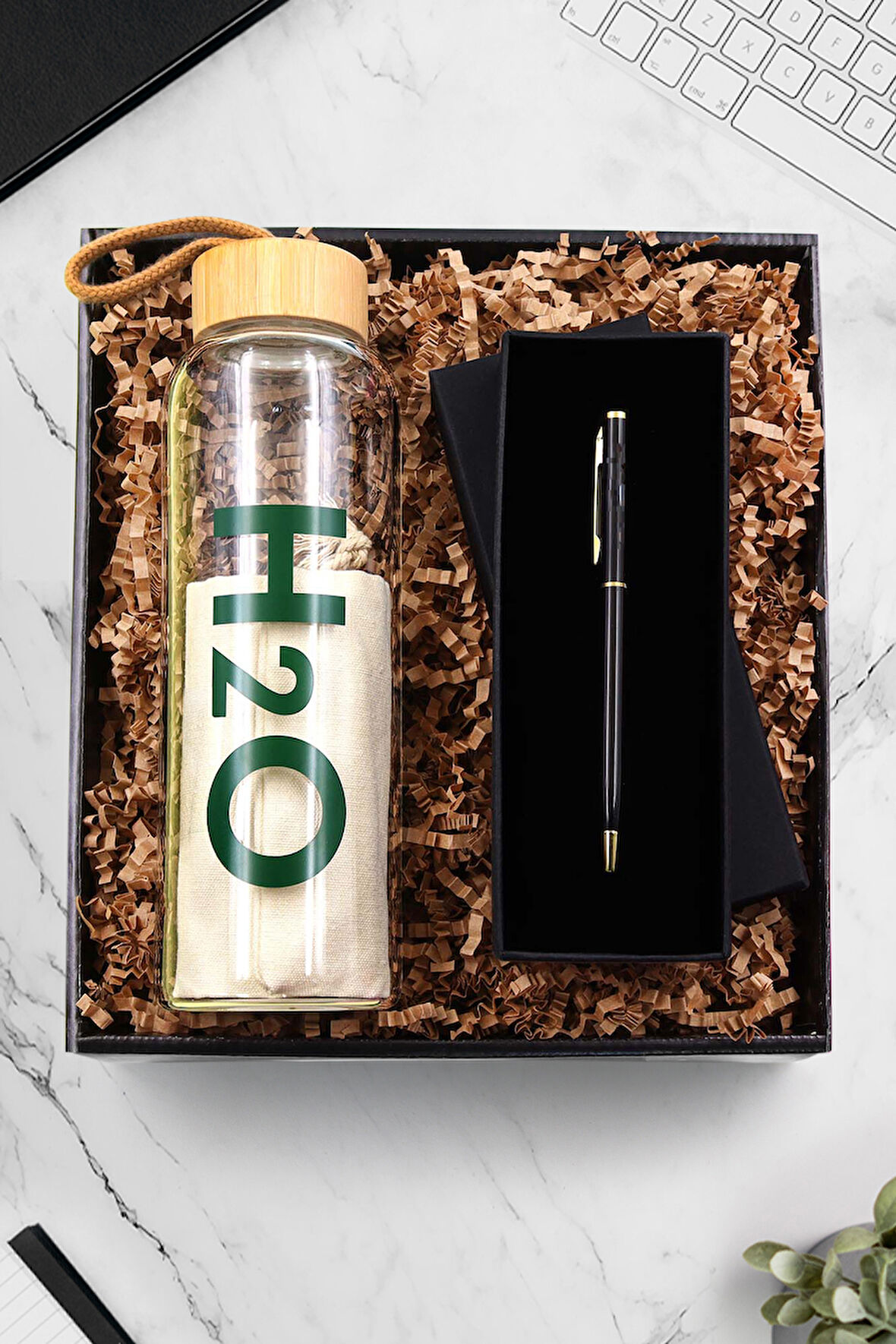 Bambu Kapaklı Cam Matara & Gold Detaylı Siyah Tükenmez Kalem Hediye Seti