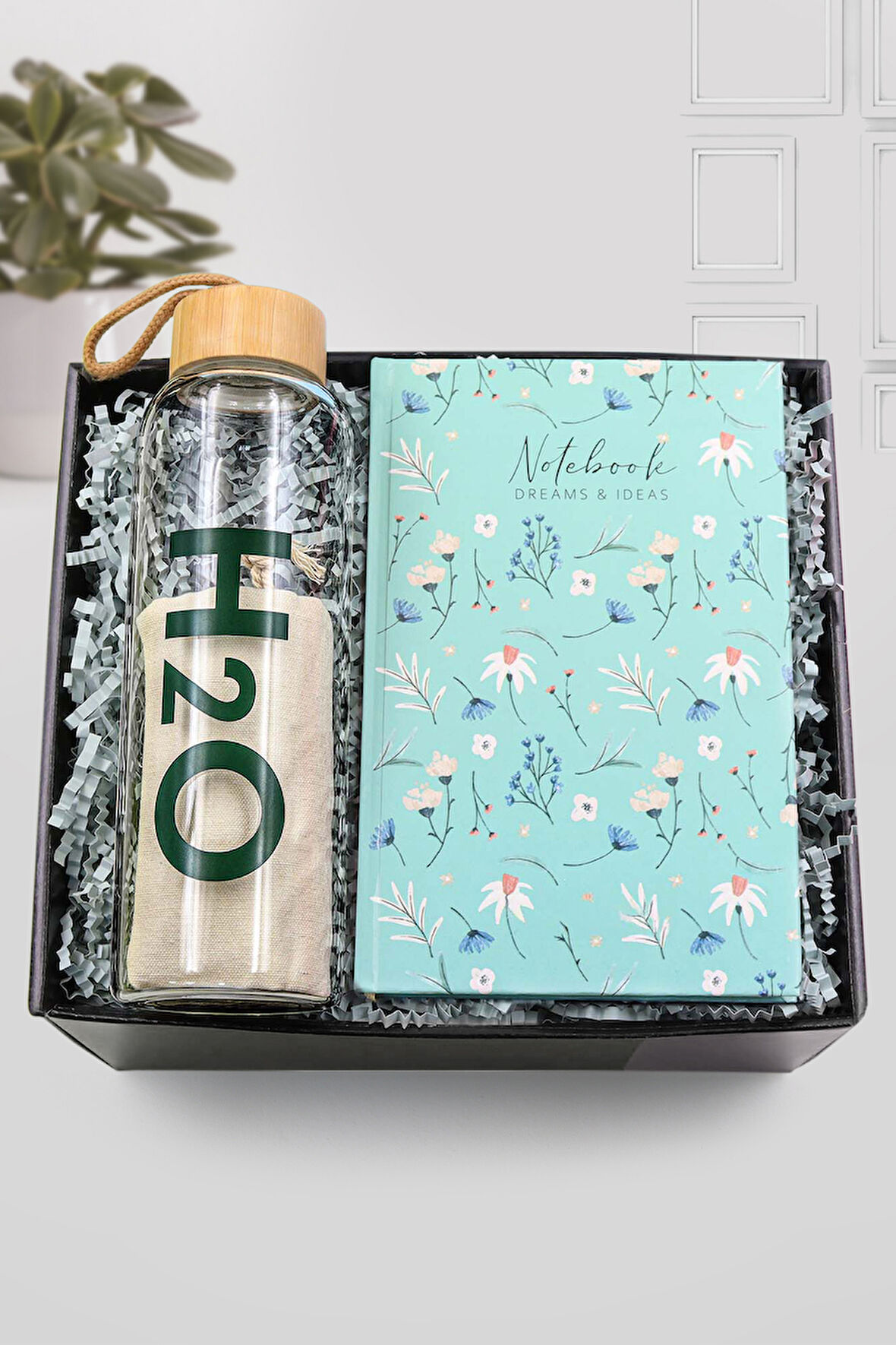 Yeşil Çiçekli Defter & Bambu Kapaklı Cam Matara Hediye Seti