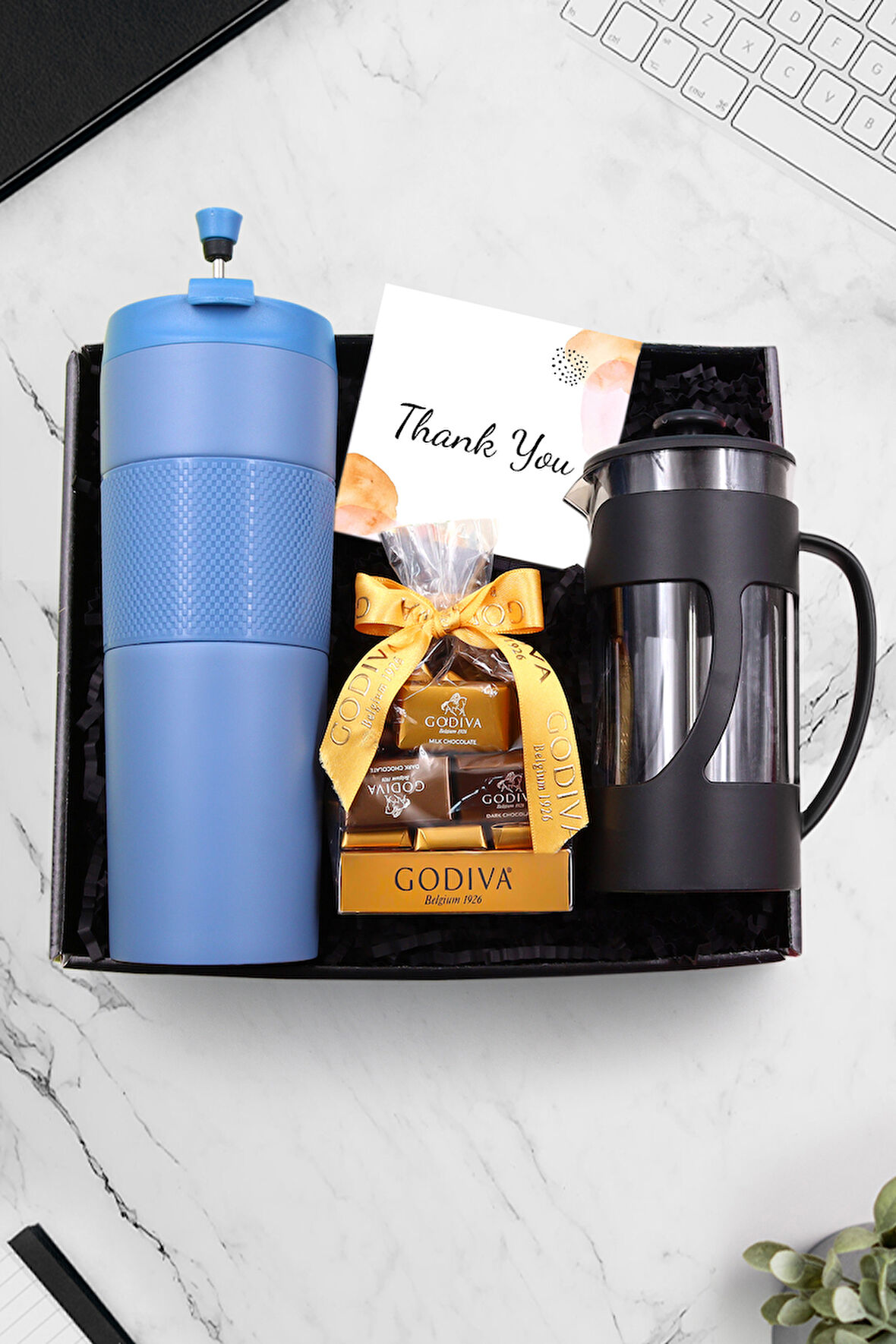 Mavi French Press Özellikli Termos & Siyah French Press & Godiva Napoliten Çikolata Hediye Seti