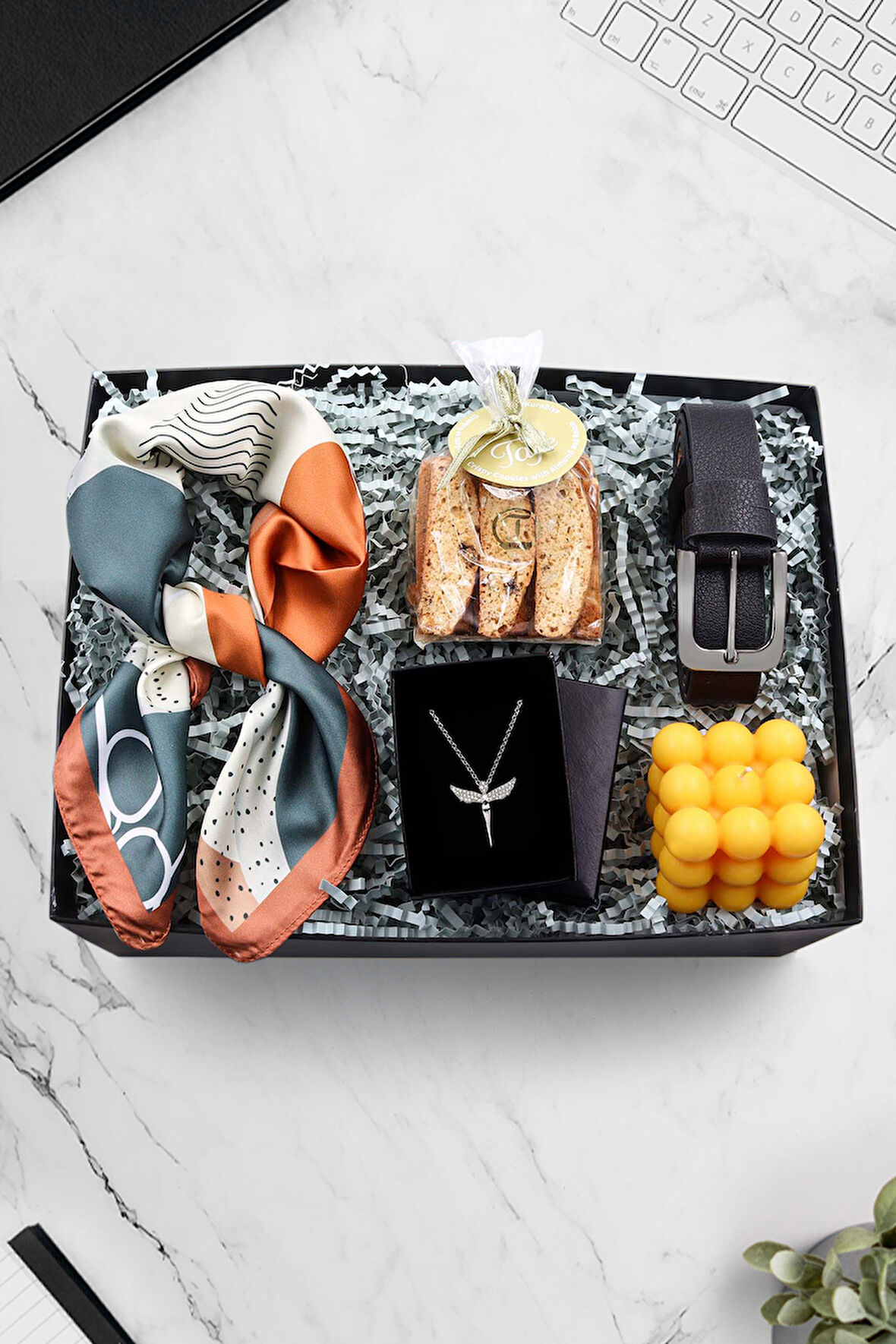 Gümüş Melek Kolye & Bademli Kurabiye & Kadın Kemer & Turuncu Mum & Kahverengi Fular Hediye Seti