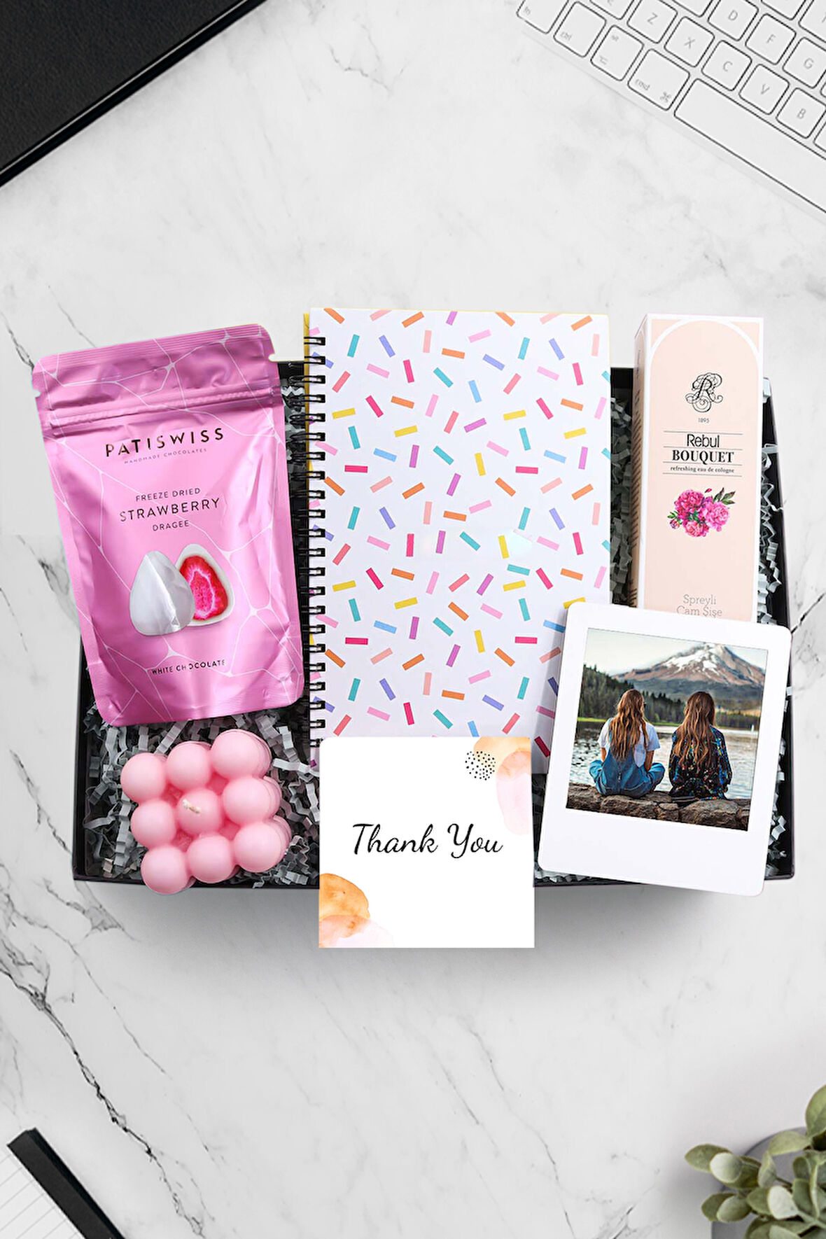 Konfeti Defter & Draje & Pembe Bubble Mum & Kolonya & Beyaz Çerçeve Hediye Seti