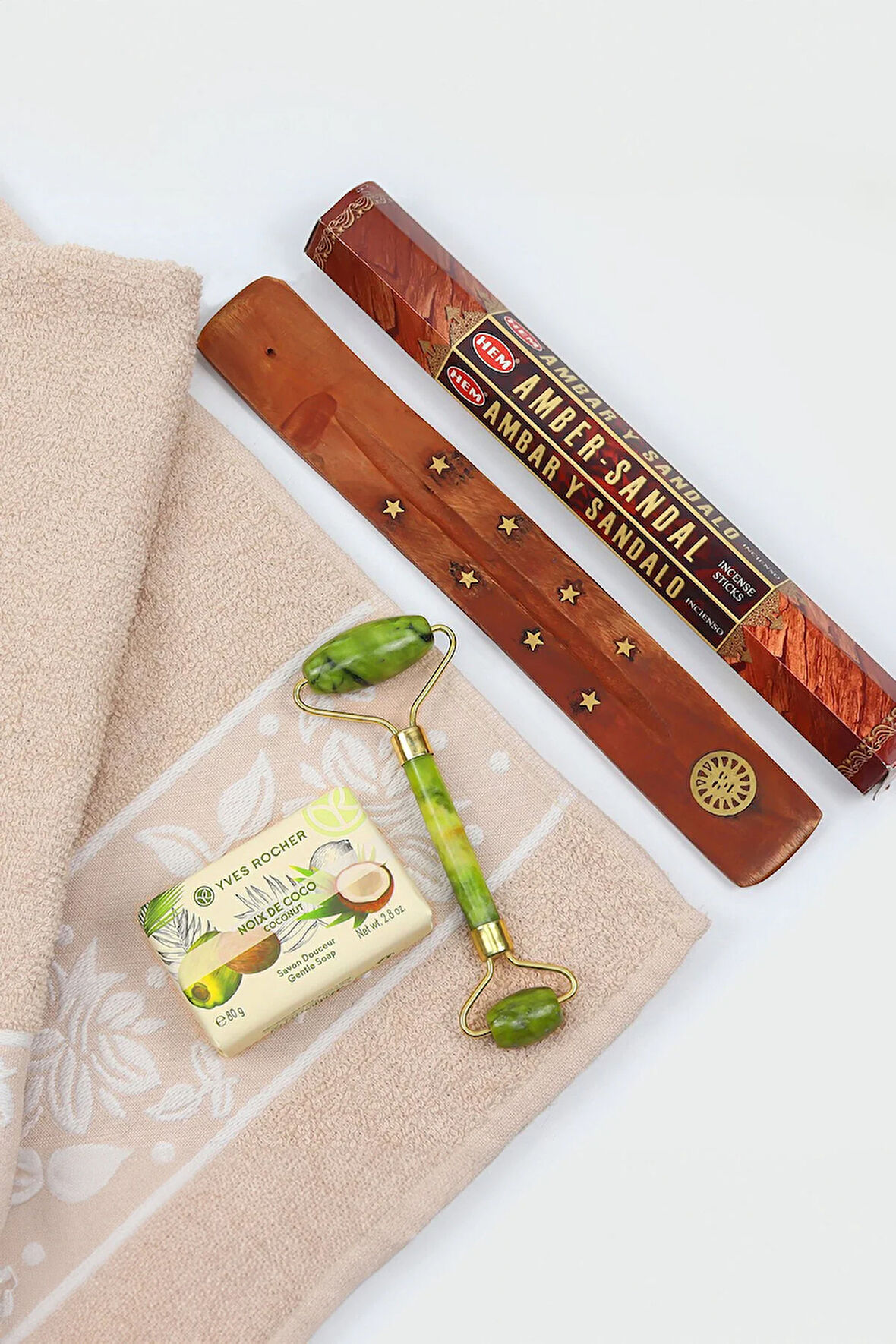 Yves Rocher Sabun & Çubuk Tütsü & El, Yüz Havlusu & Yeşim Taşı Yüz Masaj Aleti Hediye Seyahat Seti