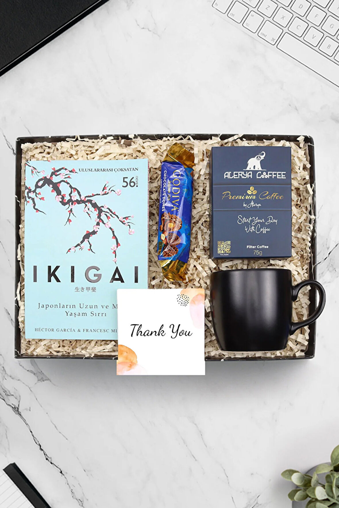 Ikigai Kitabı & Siyah Kupa & Alerya Premium Filtre Kahve & Godiva 30gr Domes Çikolata Hediye Seti