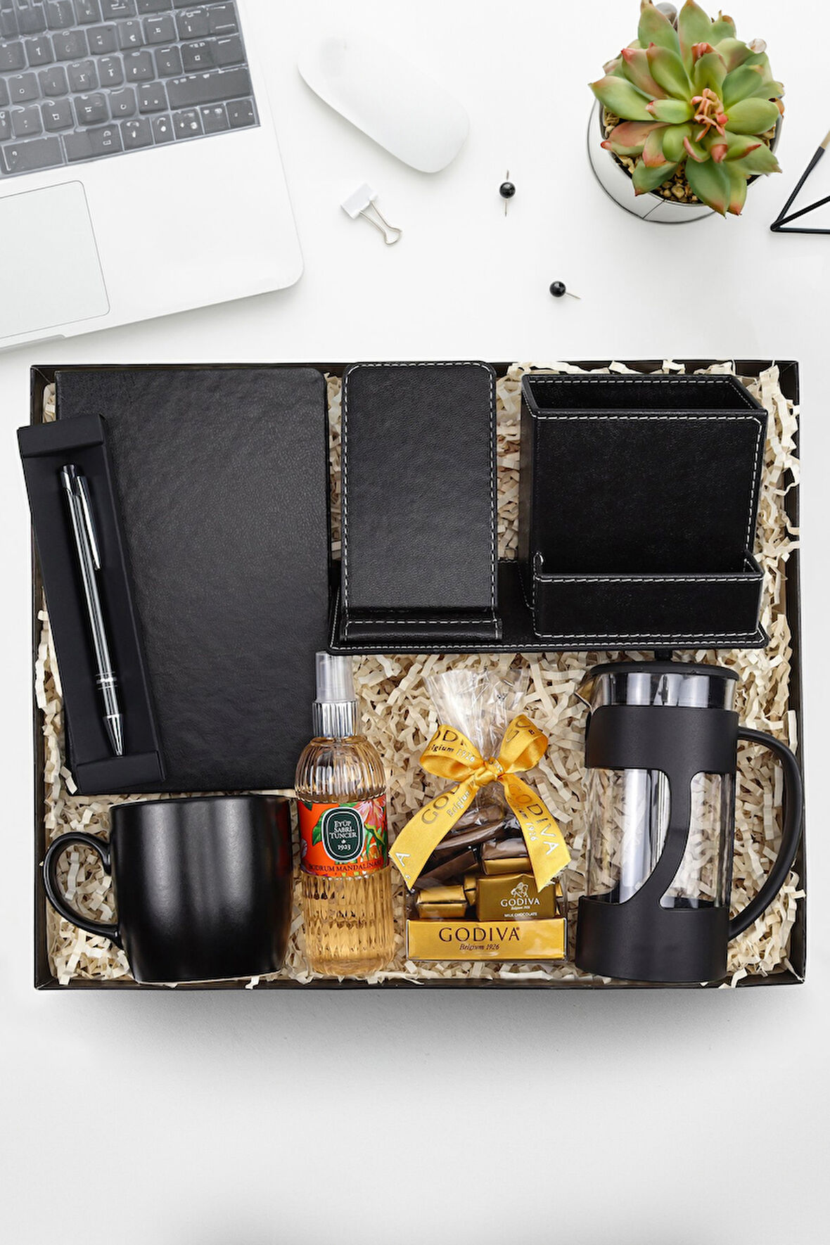 Siyah Defter & Kalemlik & Tükenmez Kalem & Kupa & French Press & Naps Çikolata & Kolonya Hediye Seti