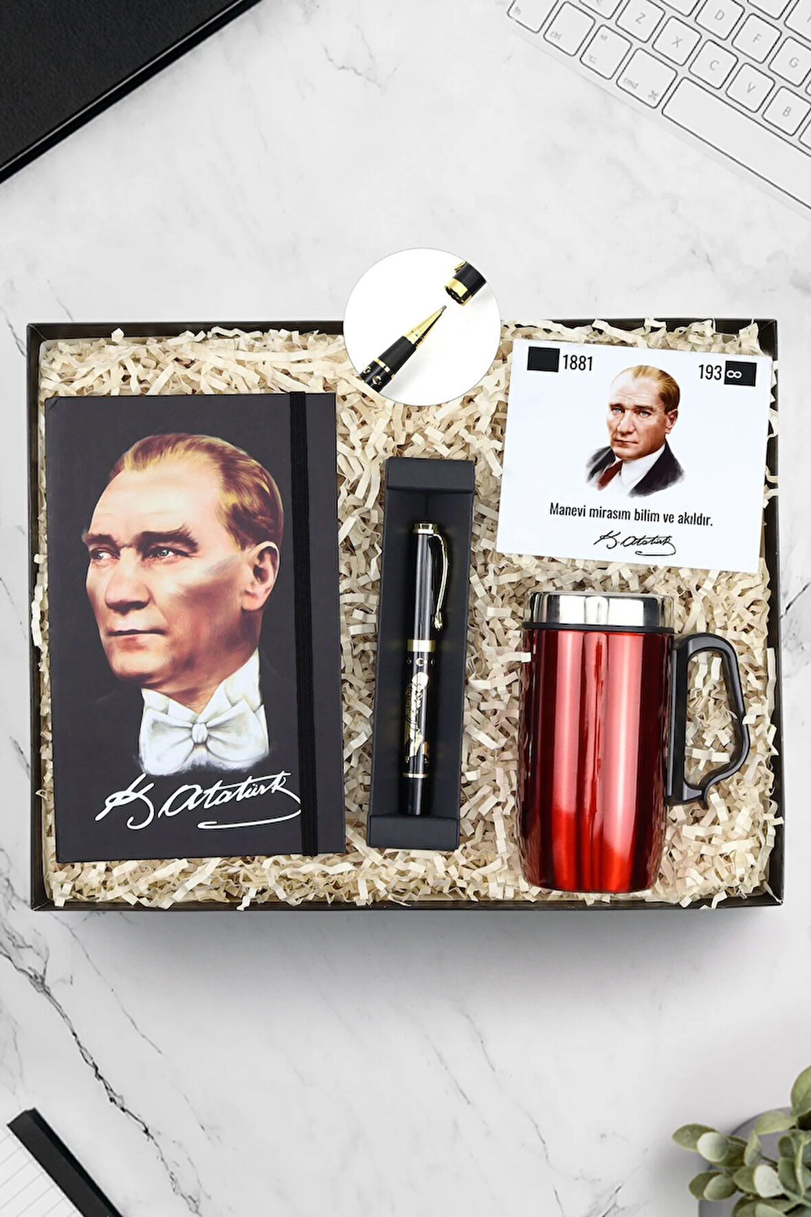 Kulplu 280 ML Kırmızı Termos & Atatürk Baskılı Defter & Atatürk İmza Kabartmalı Kalem Hediye Seti