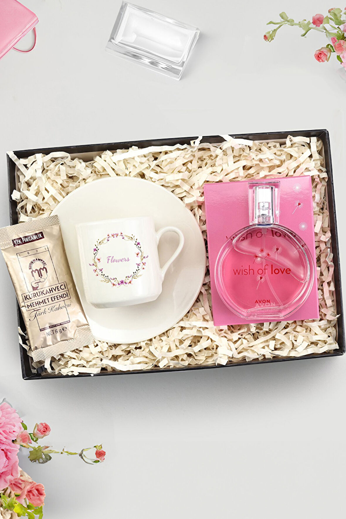 Tasarım Fincan & Tek İçimlik Türk Kahvesi & Wish of Love Parfüm Kadına Hediye Seti