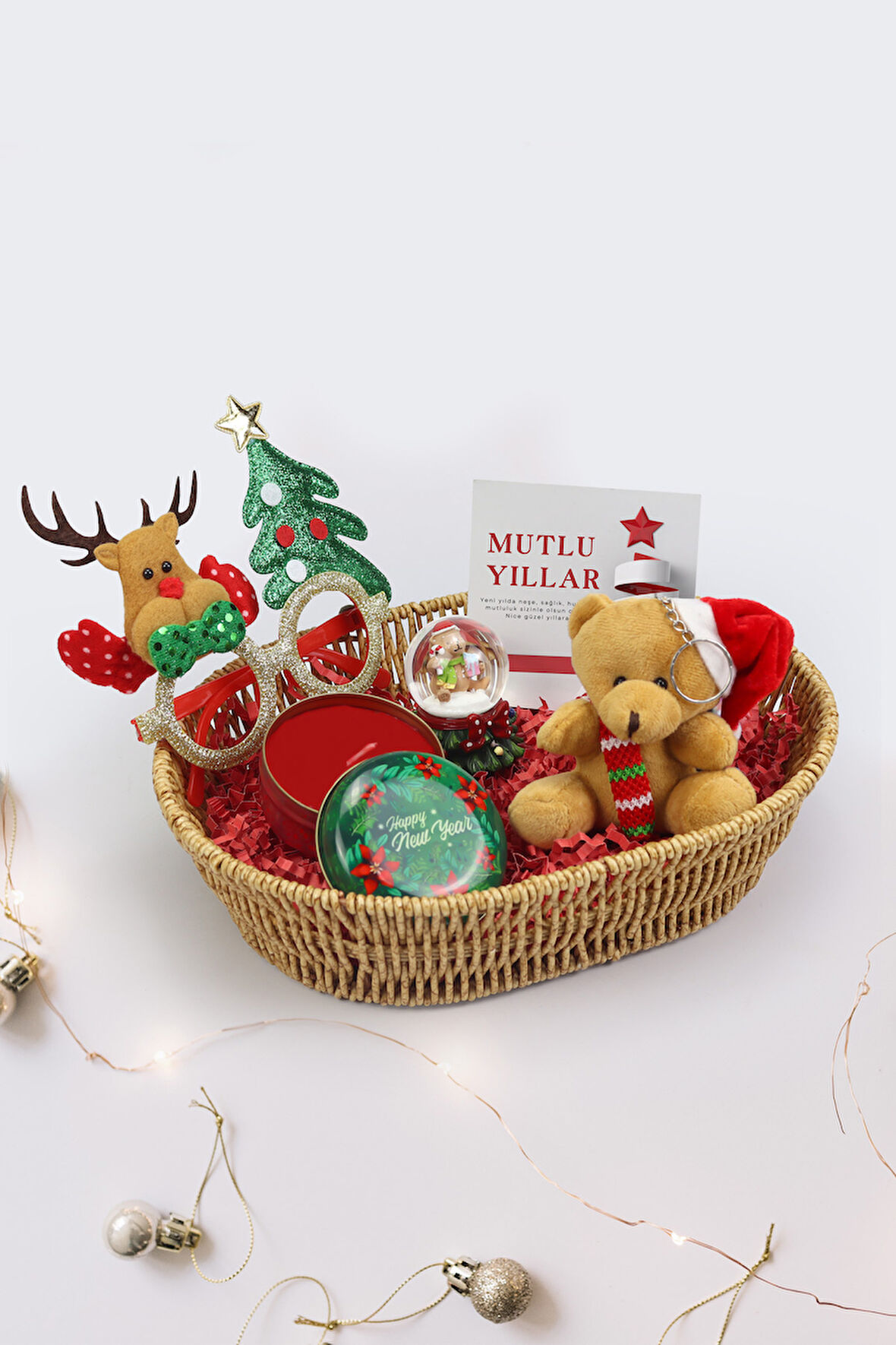 Yılbaşı Gözlüğü & Yılbaşı Temalı Metal Kutulu Mum & Kar Küre & Mini Yılbaşı Ayıcık Hediye Seti