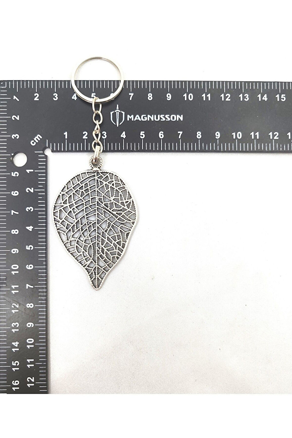 AĞAÇ VE YAPRAK FİGÜRÜ İLE İLGİLİ ANAHTARLIK