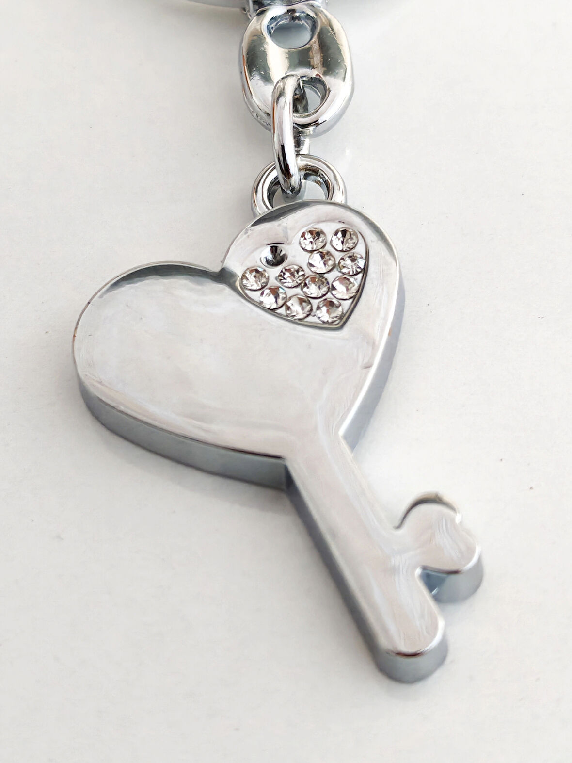 Üzeri Taşlı Kalp ve Anahtar Şeklinde Metal Anahtarlık