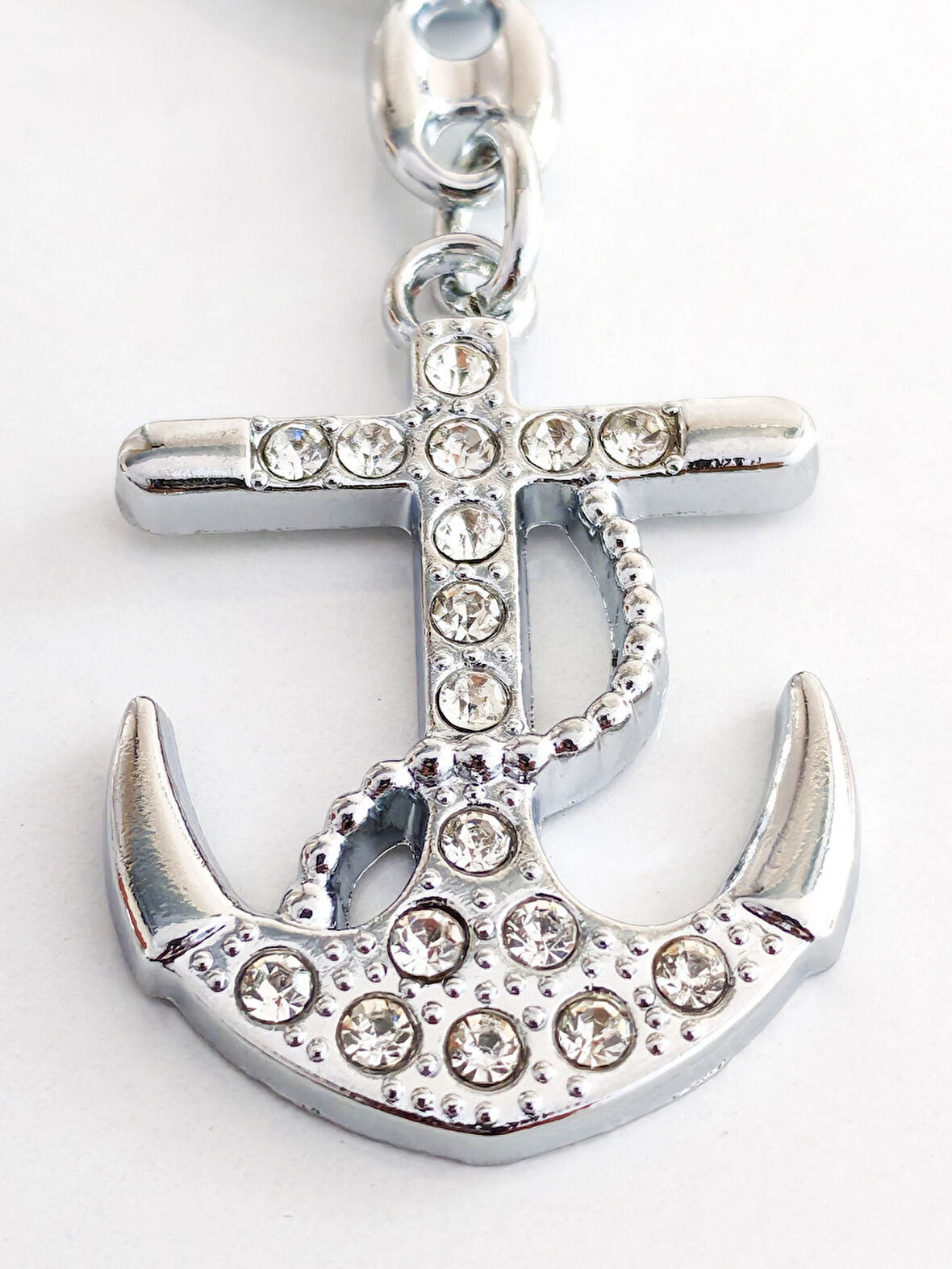 Gümüş Renkli Taşlı Zarif Metal Çapa Anahtarlık