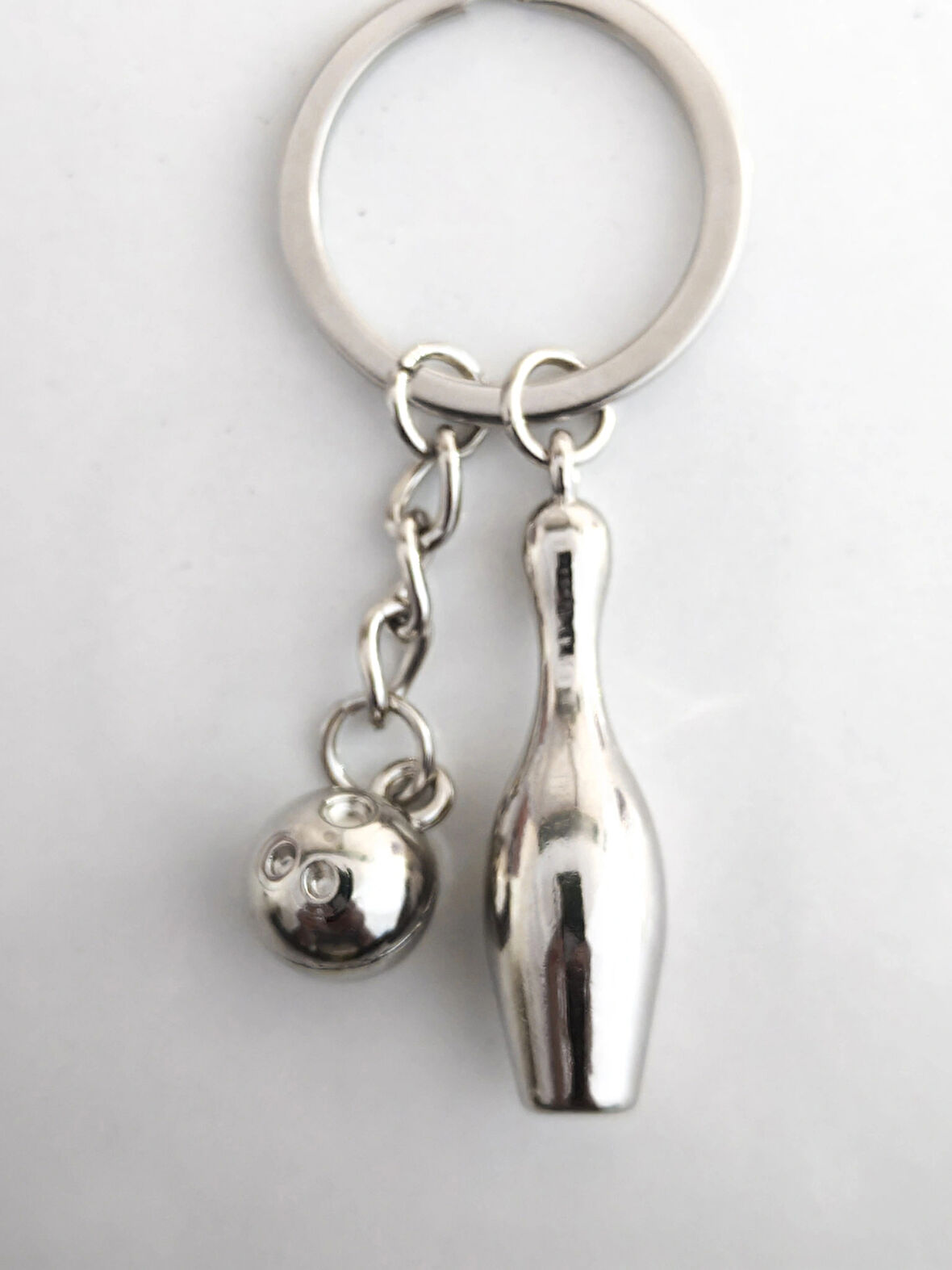 Gümüş Renkli Bowling Topu ve Labut Metal Anahtarlık