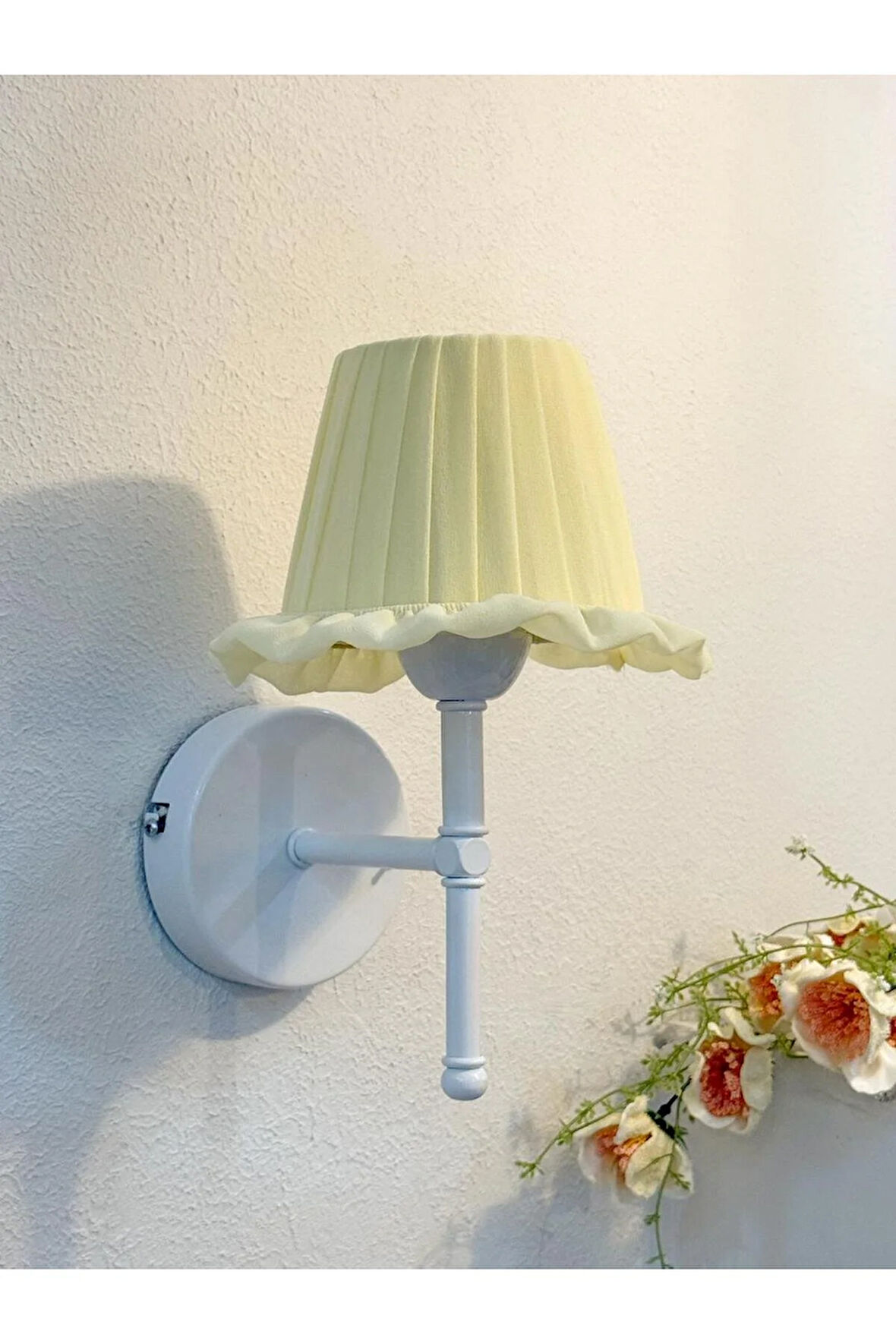 Butter Yellow - Sarı Osmanlı Ipeği Fırfır Işlemeli Kablosuz Pilli Aplik – Alt Beyaz