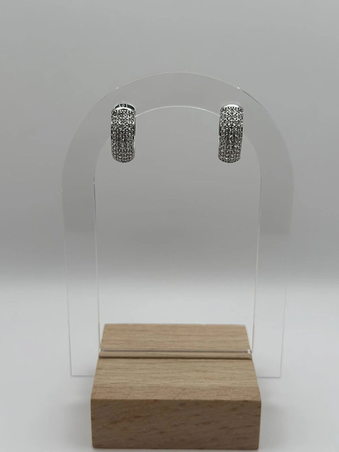 Çelik Zirkon Taşlı Yuvarlak Küpe